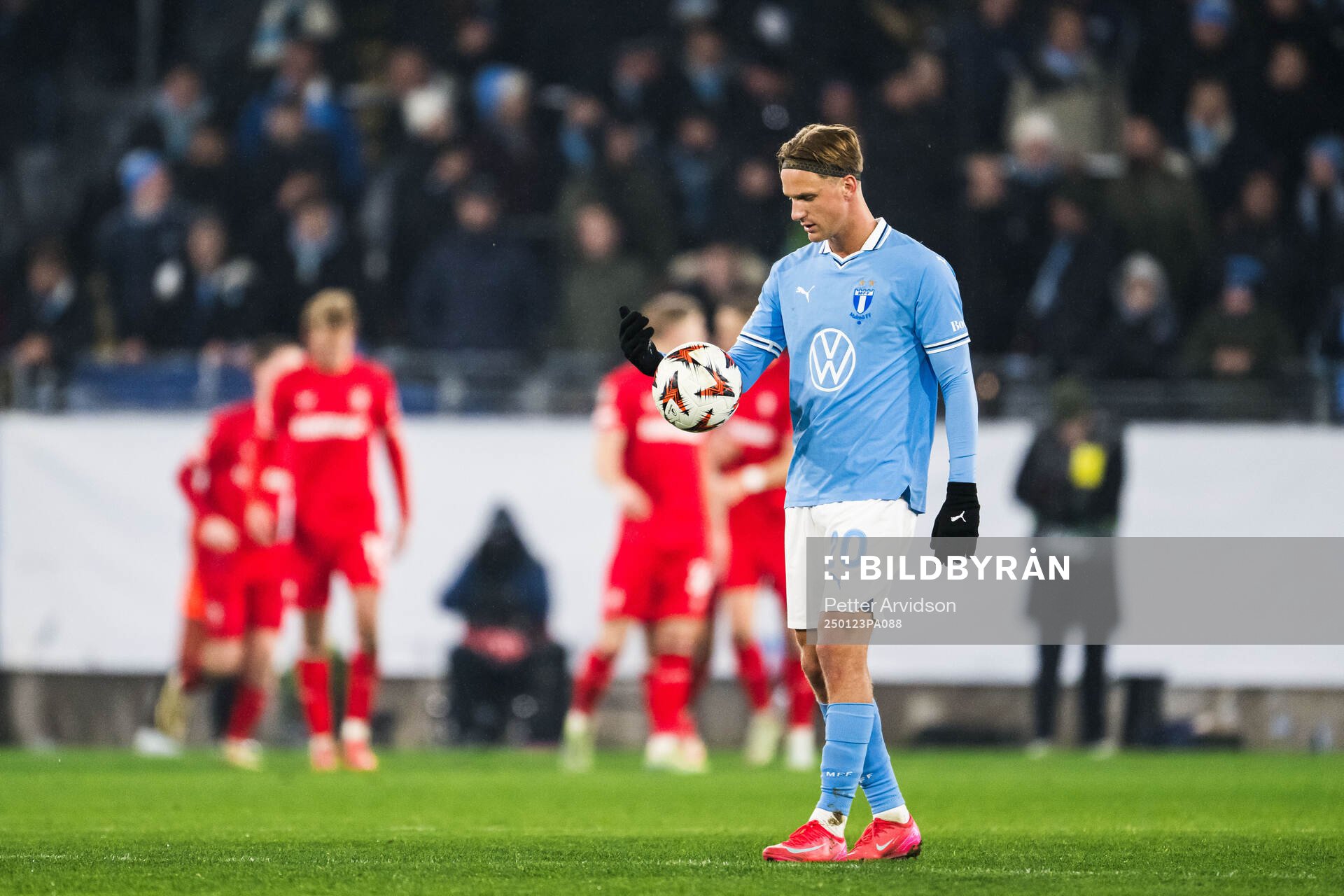 Erik Botheim of Malmö FF looks dejected