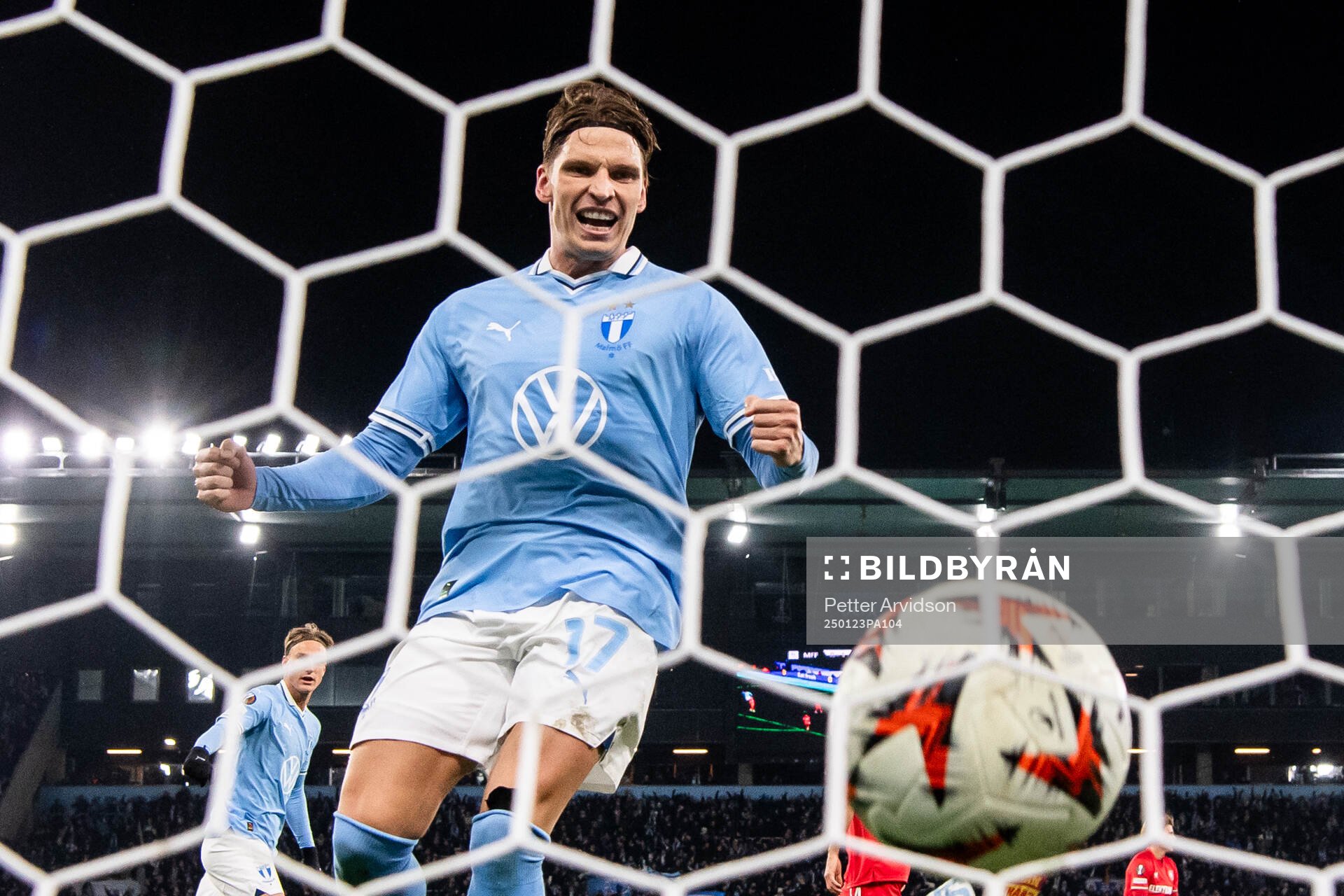 Jens Stryger Larsen of Malmö FF celebrates after the 1-1 goal scored by Lasse Berg Johnsen of Malmö FF during the UEFA Europa League football match between Malmö FF and Twente on January 23, 2025 in Malmö.