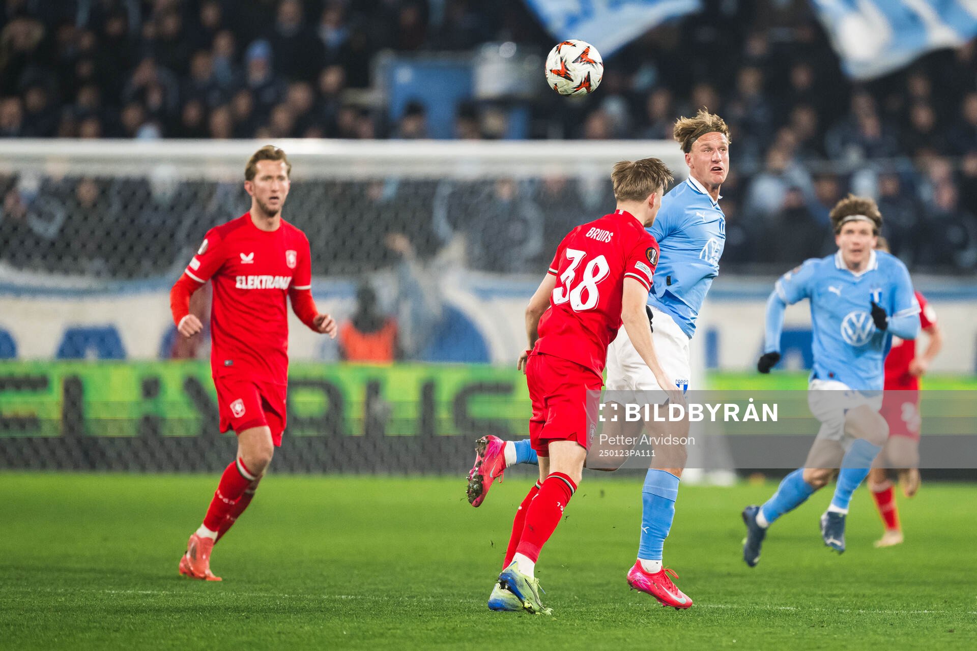 Max Bruns of Twente and Erik Botheim of Malmö FF
