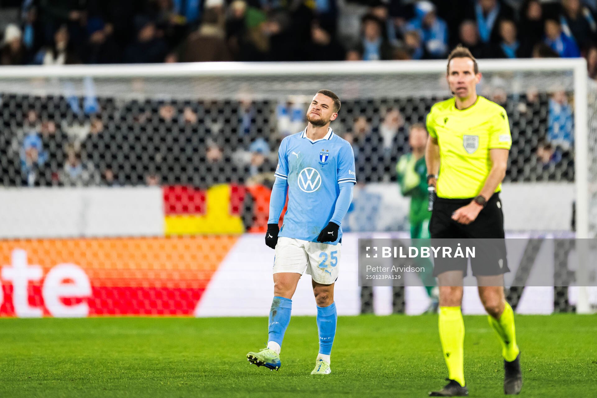 Gabriel Busanello of Malmö FF and Referee Sascha Stegemann