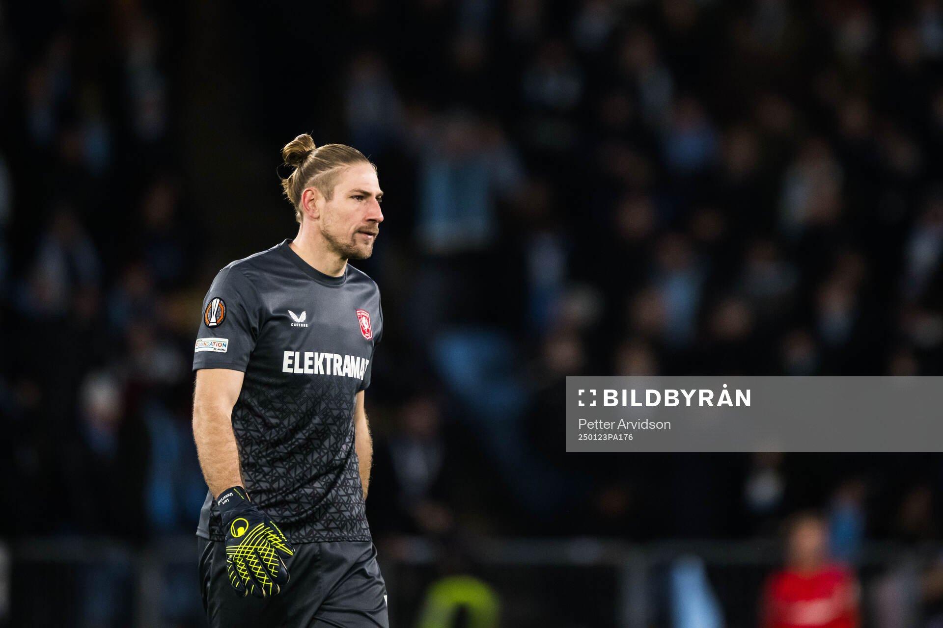 goalkeeper Lars Unnerstall of Twente