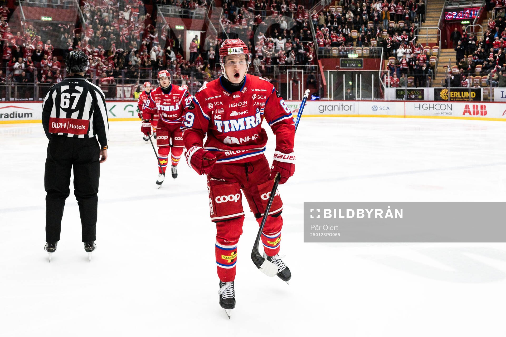 Timrås Oliver Kapanen jublar