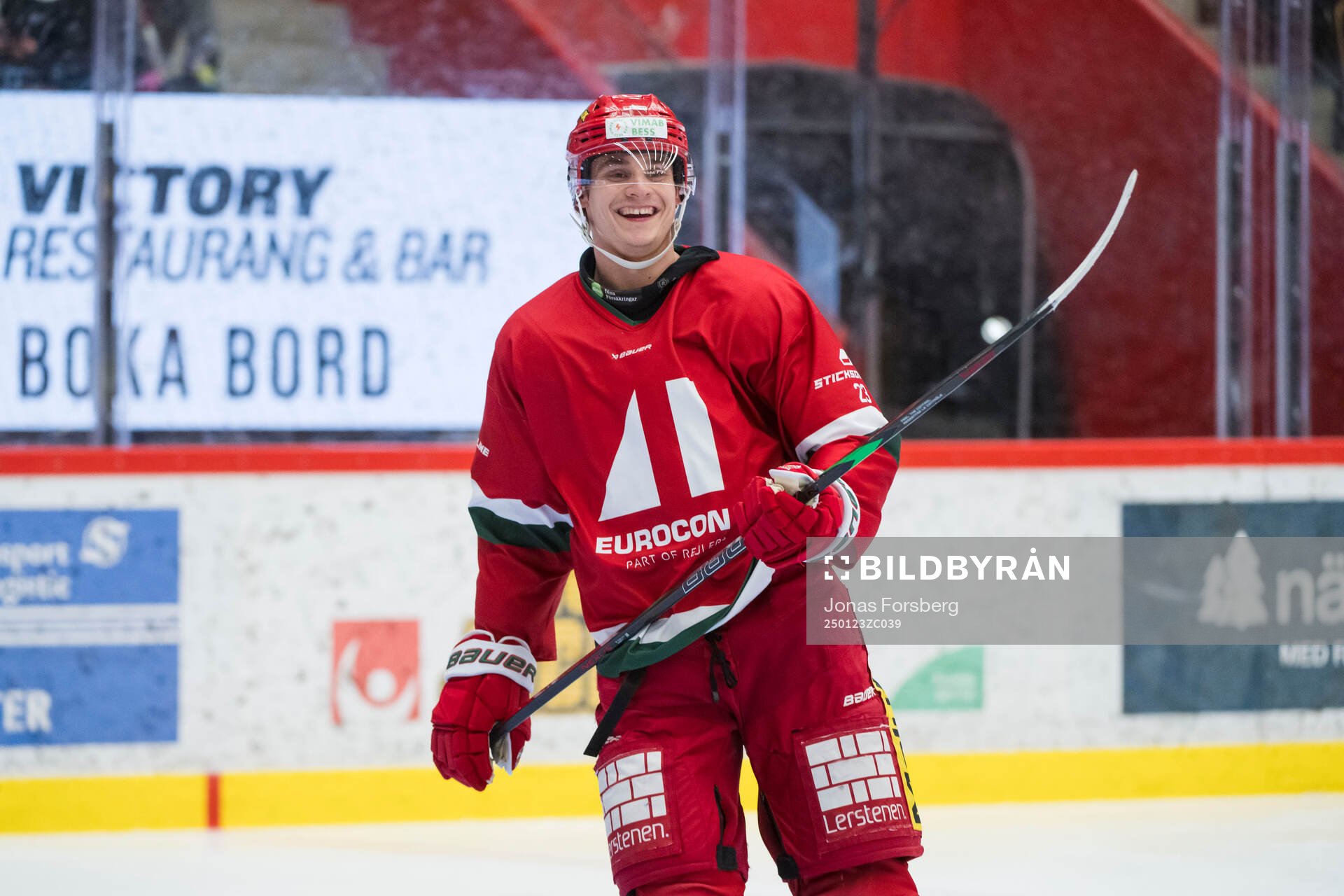 Modos Tobias Winberg innan ishockeymatchen i SHL mellan