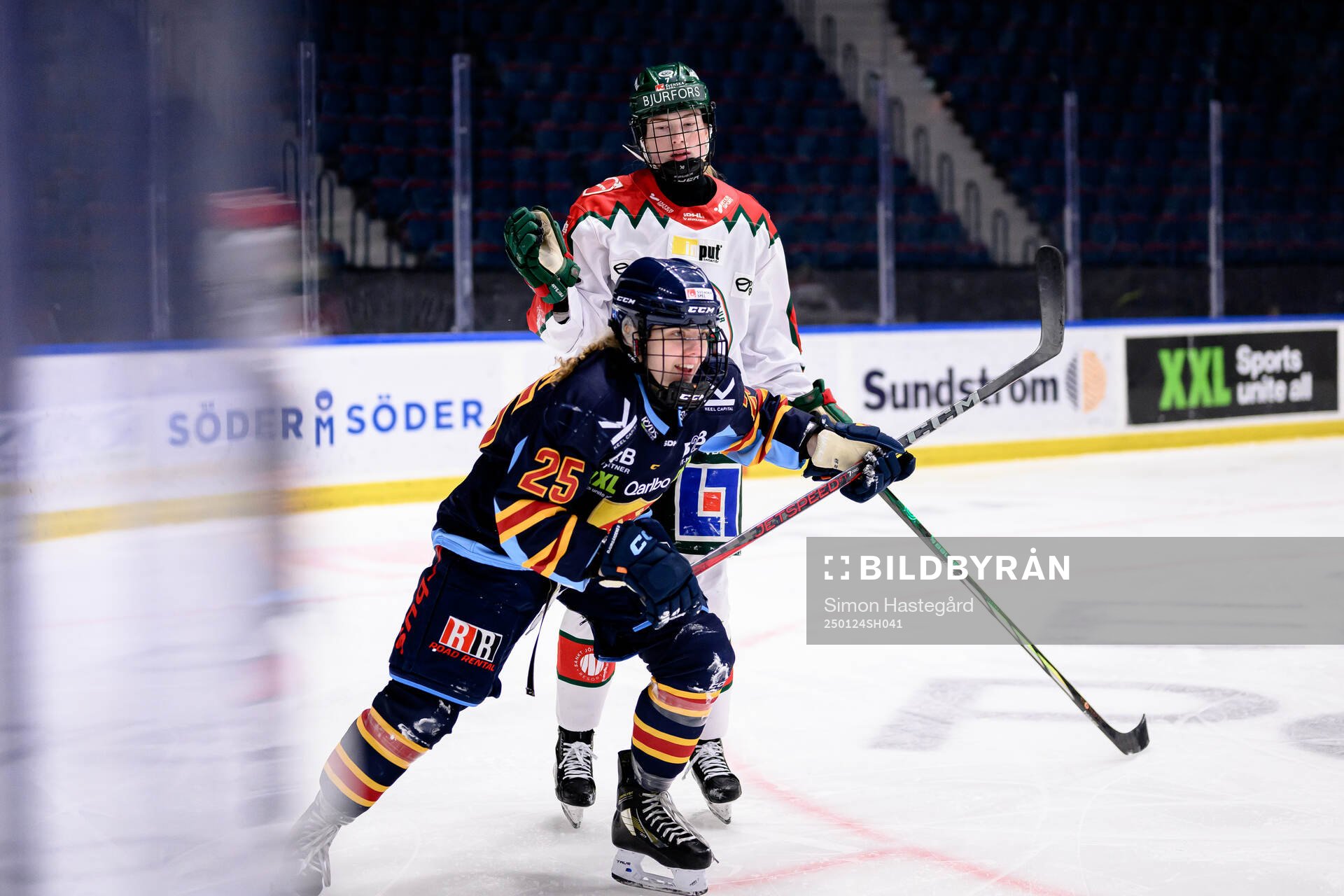 Frölundas Sanni Rantala och Djurgårdens Sara Säkkinen