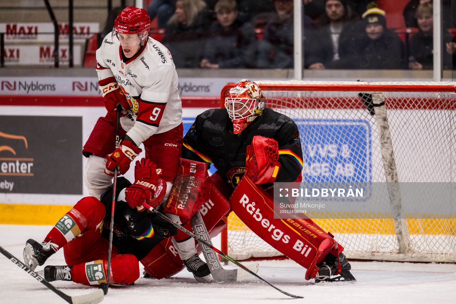 Almtunas Jacob Grönhagen och Kalmars målvakt Jacob Crespin