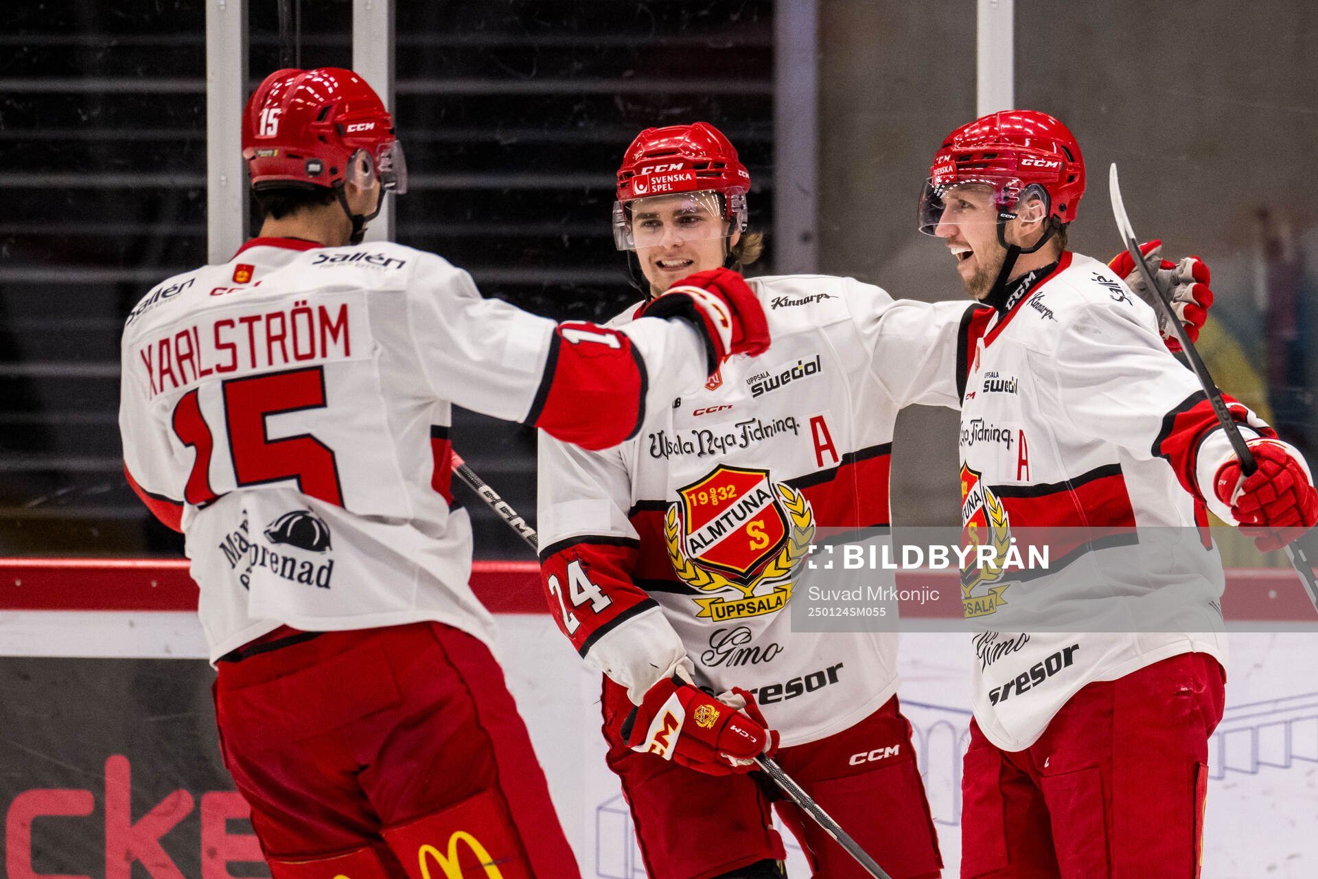 Almtunas William Eriksson jublar