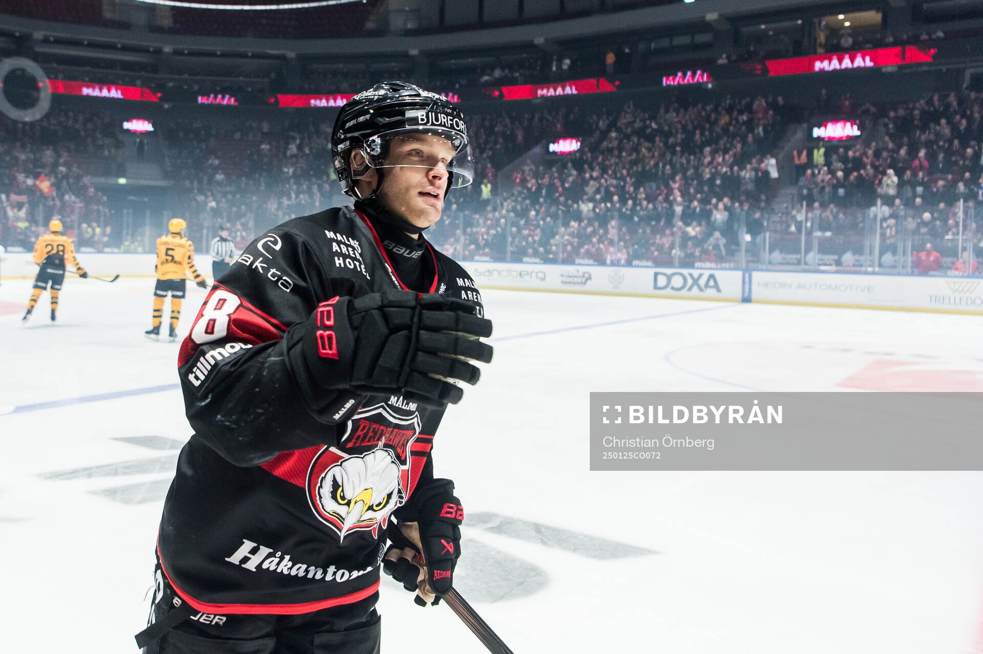 Malmö Redhawks Johan Olofsson jublar