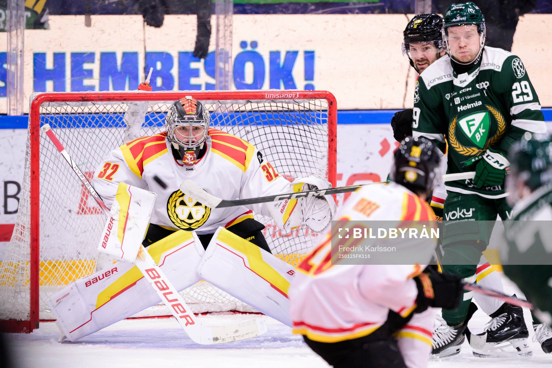 Brynäs målvakt Ludvig Persson och Simon Bertilsson