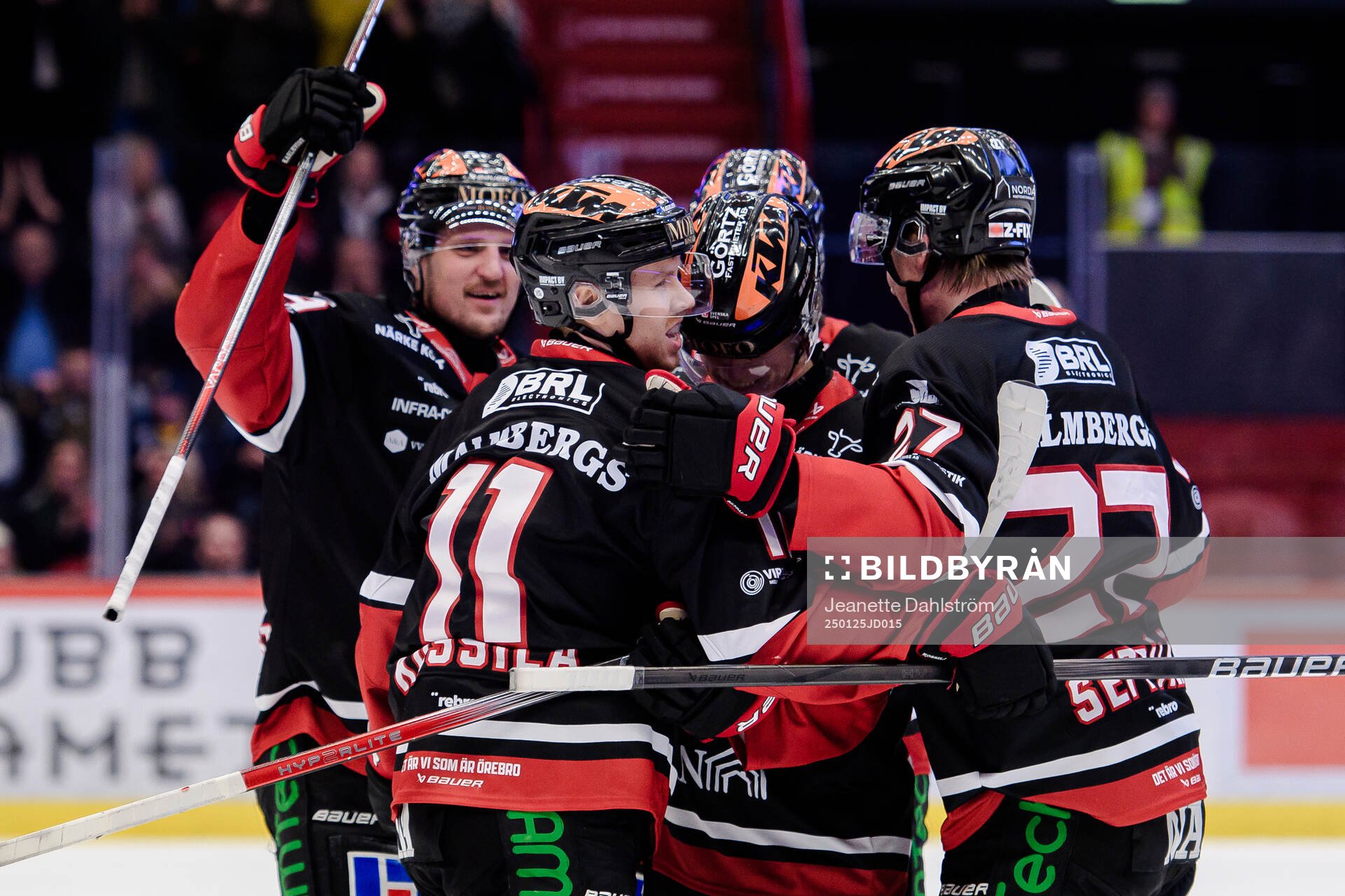 Örebros spelare jublar