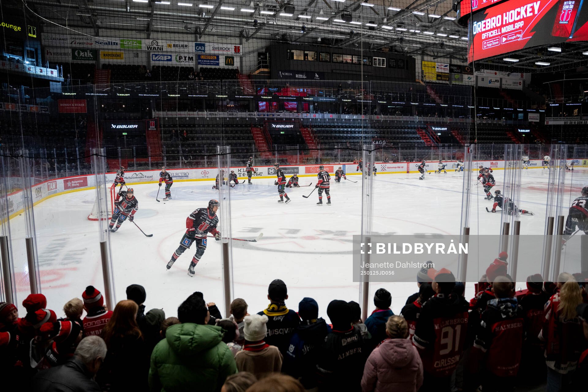 HV71s och Örebros supportar