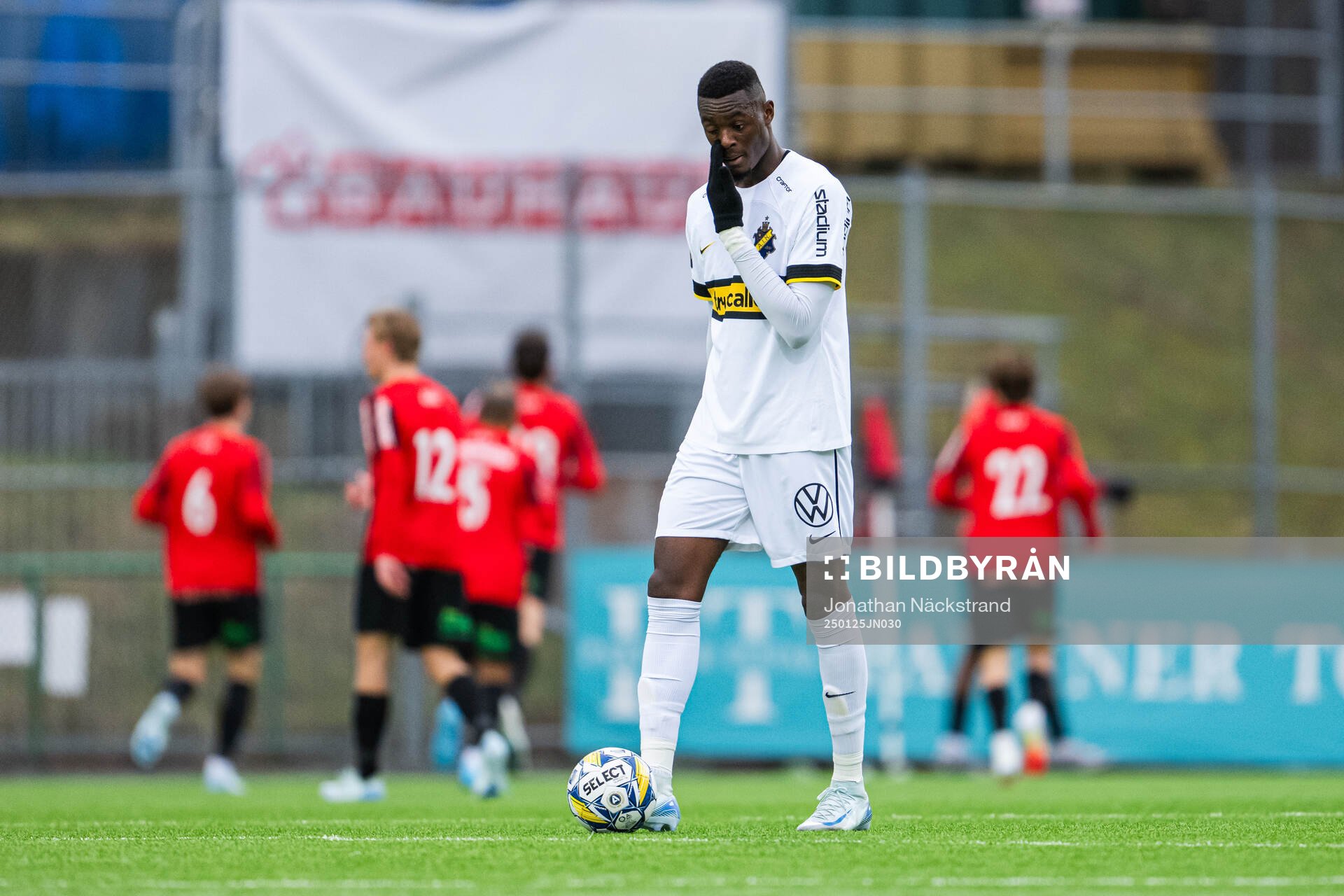AIKs Emmanuel Gono deppar