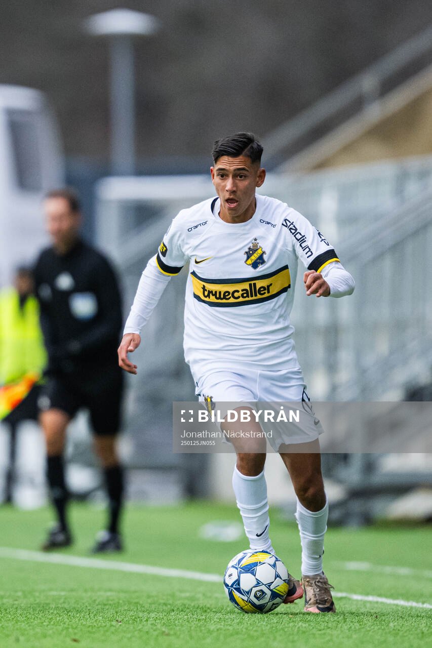 AIKs Danilo Al-Saed under träningsmatchen i fotboll mellan Brommapojkarna och AIK den 25 januari 2025 i Stockholm. 