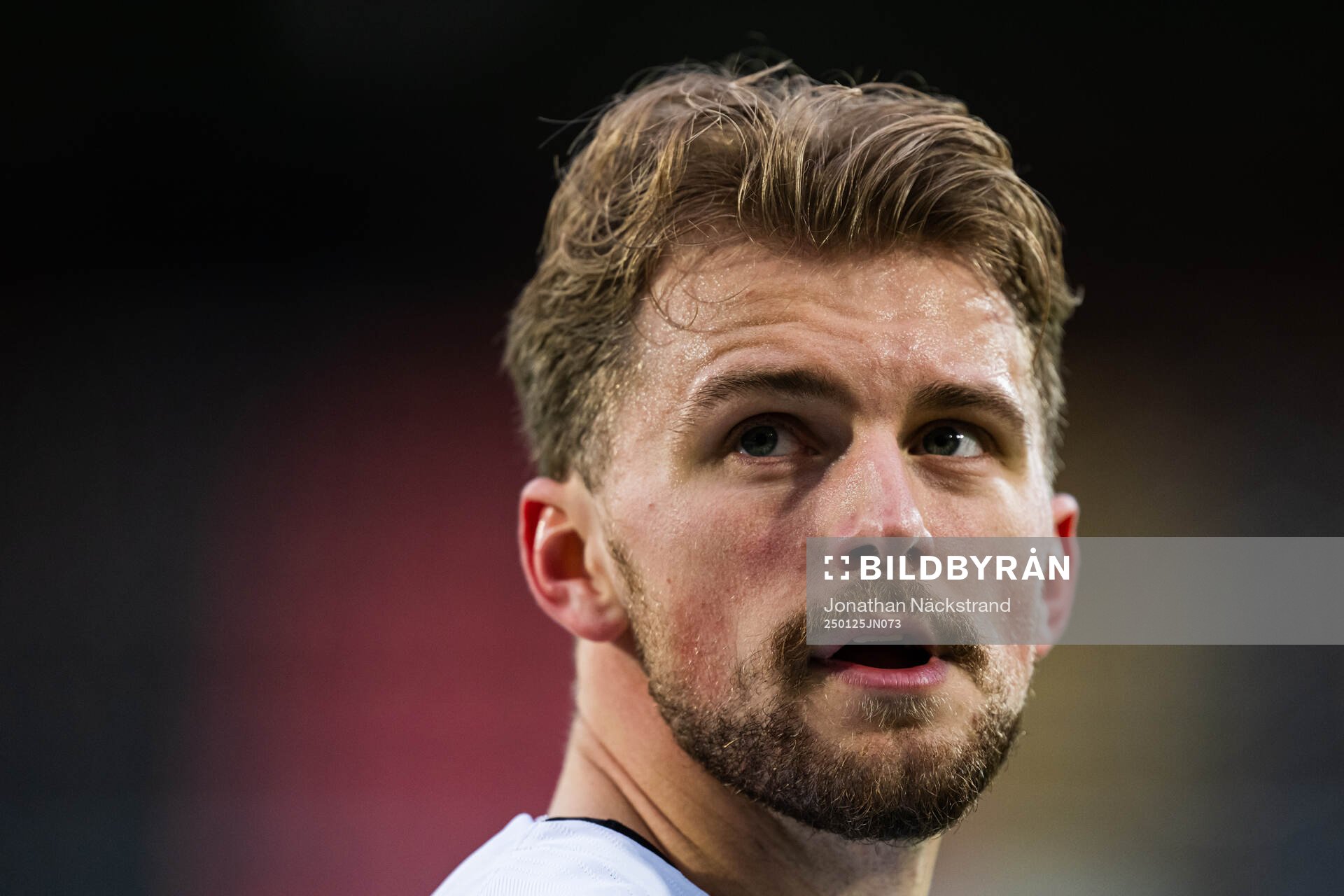 AIKs William Hofvander efter träningsmatchen i fotboll mellan Brommapojkarna och AIK den 25 januari 2025 i Stockholm. 