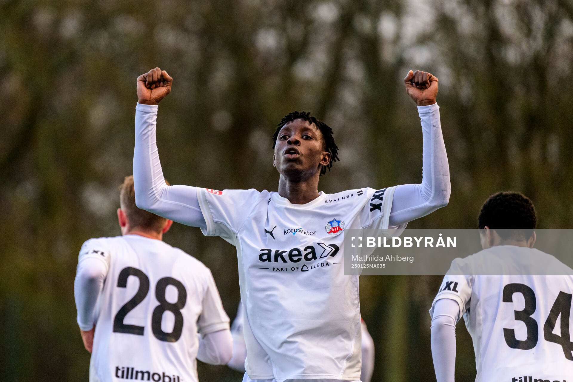 Helsingborgs Abdoulie Manneh jublar