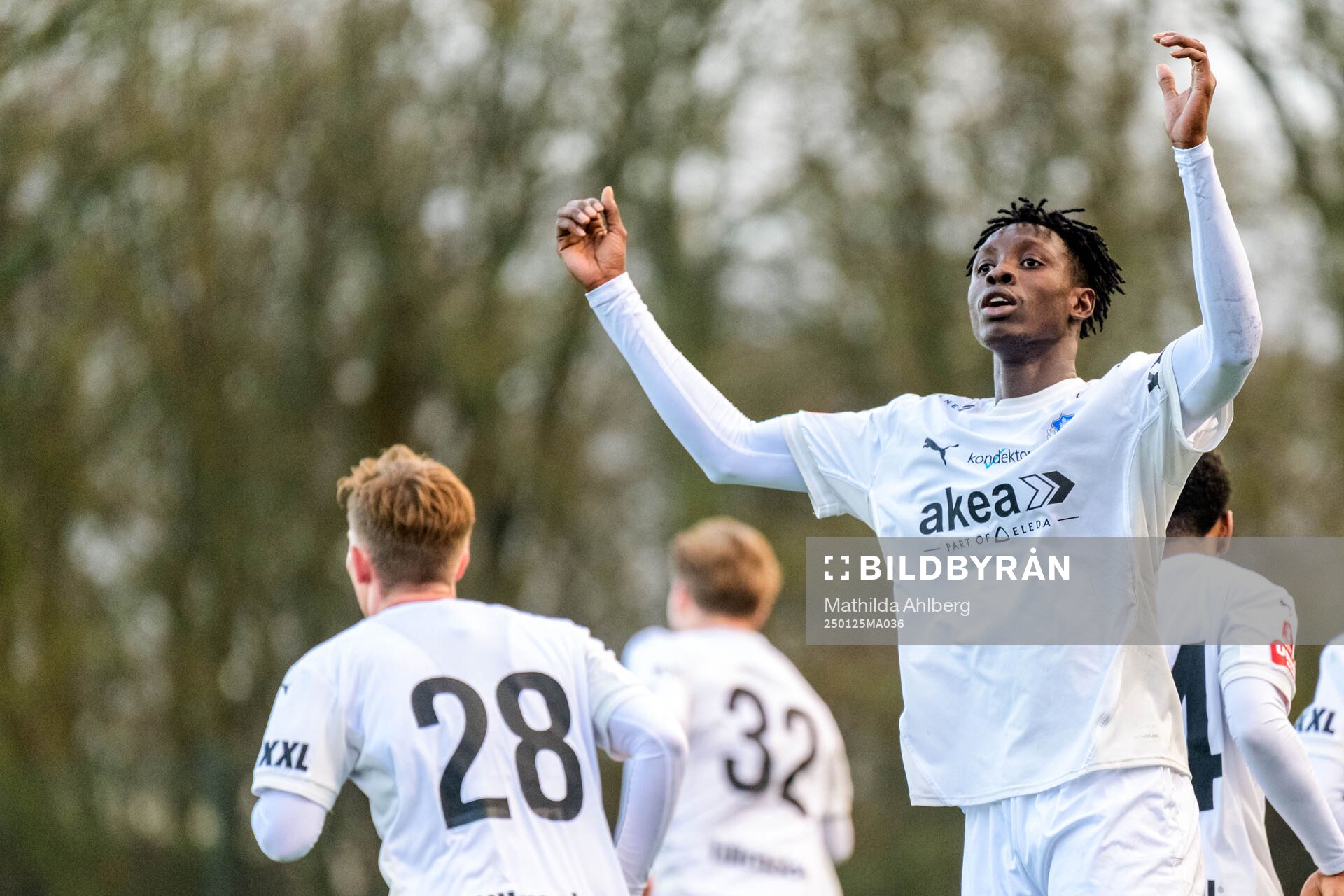 Helsingborgs Abdoulie Manneh jublar