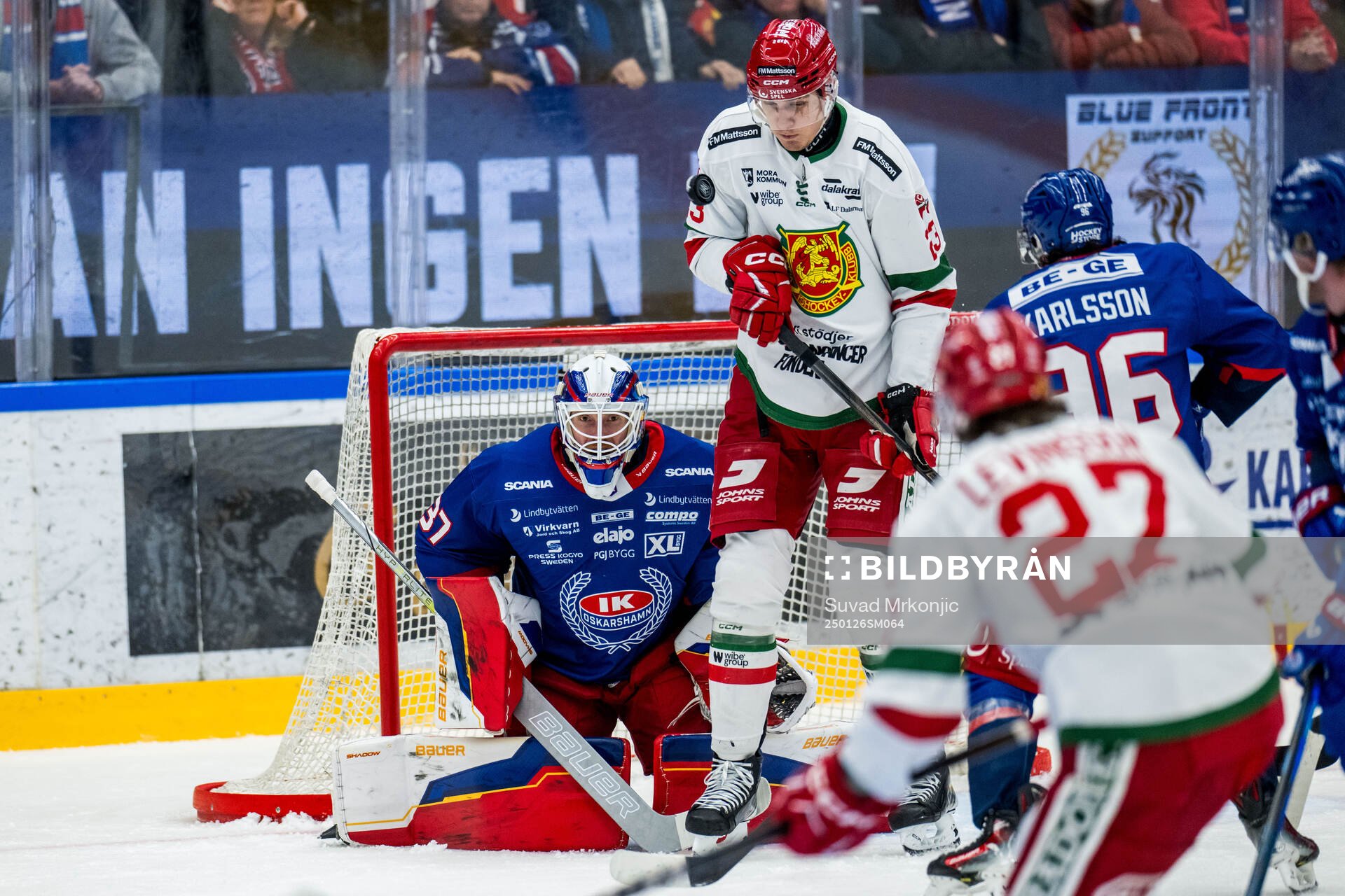 Oskarshamns målvakt Evan Cowley och Moras Gustav Olhaver