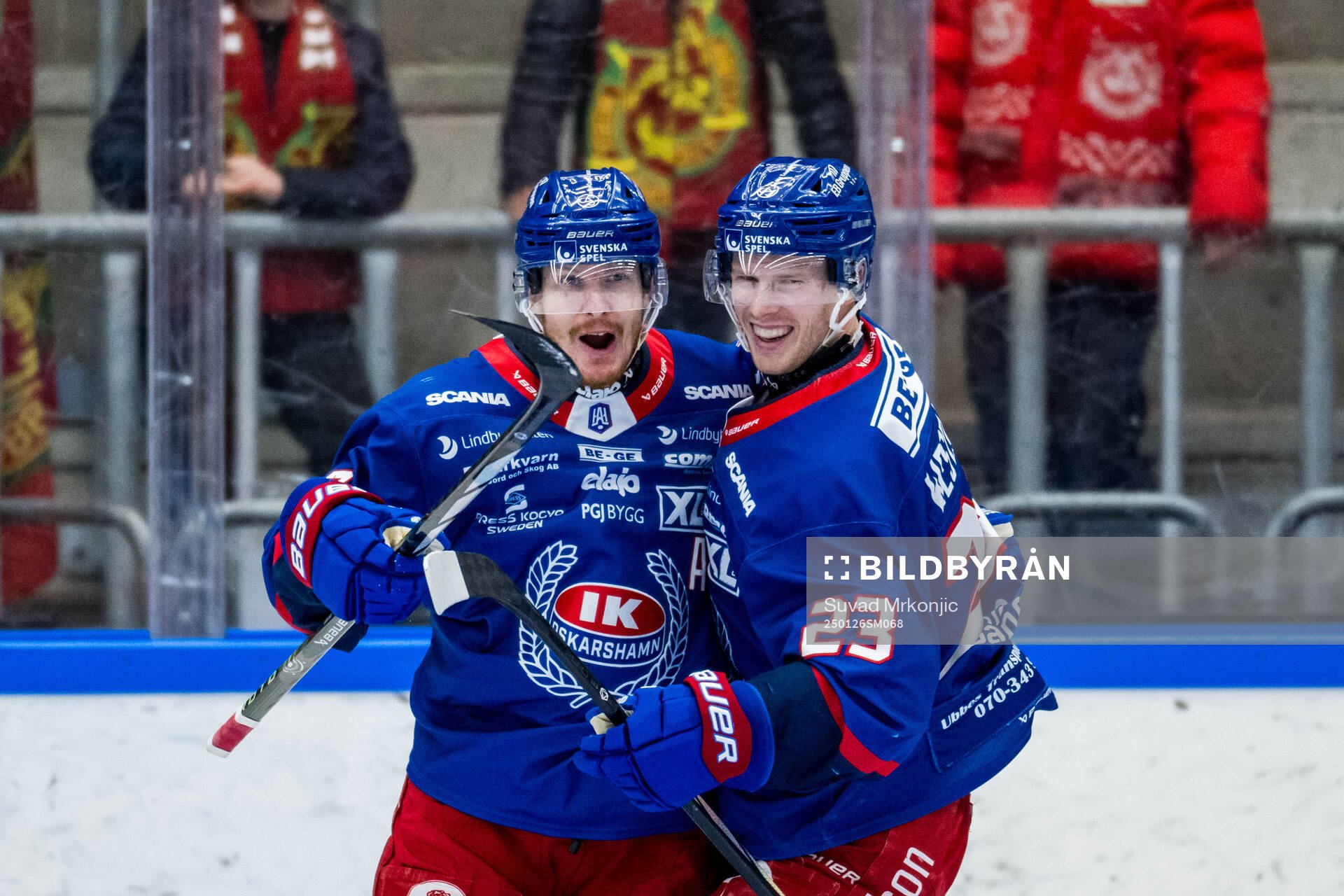 Oskarshamns Niclas Burström och Gustaf Westlund jublar