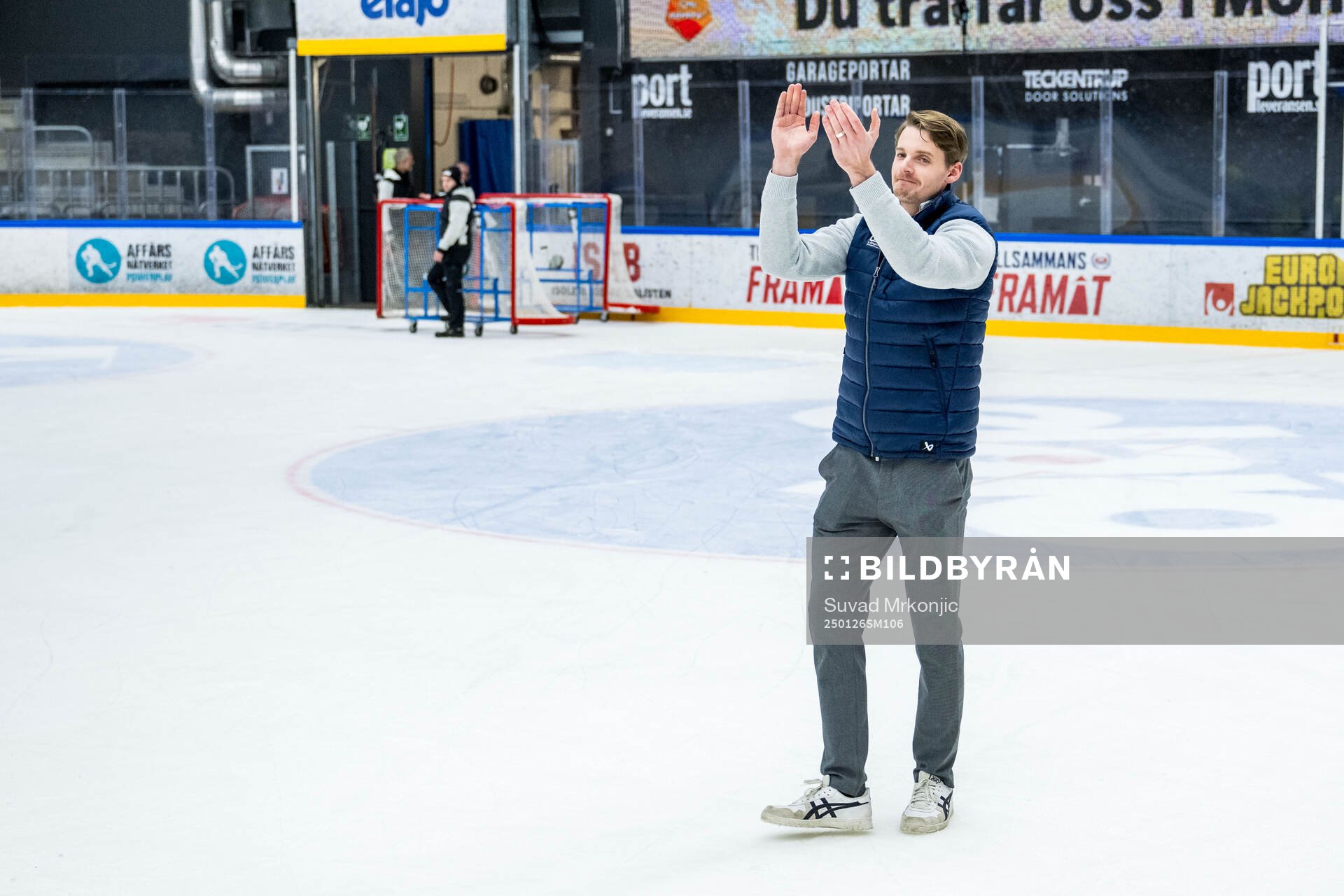 Oskarshamns tränare Albin Blomqvist jublar