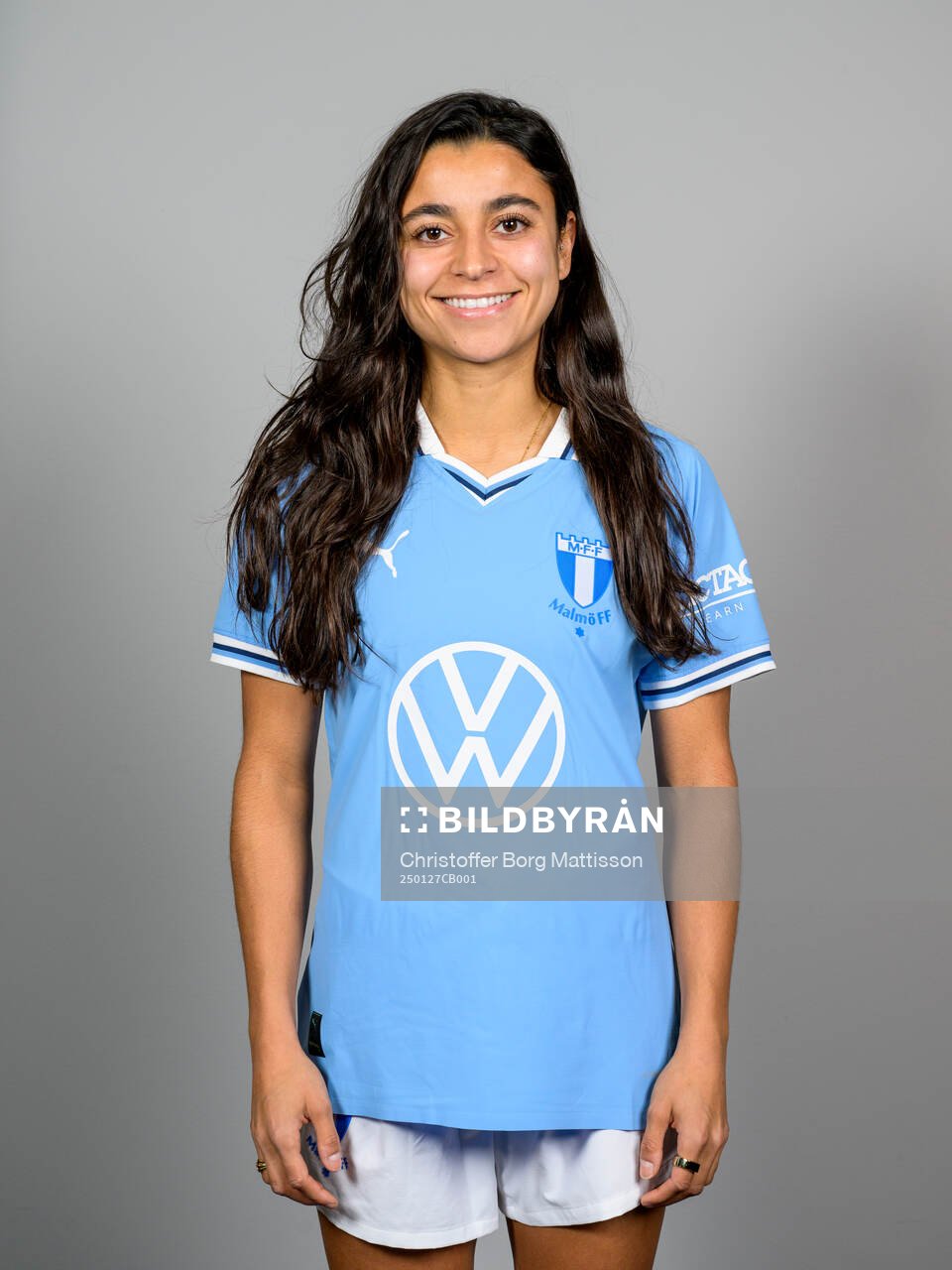 Malmö FF presenterar Ines Belloumou som ny spelare med