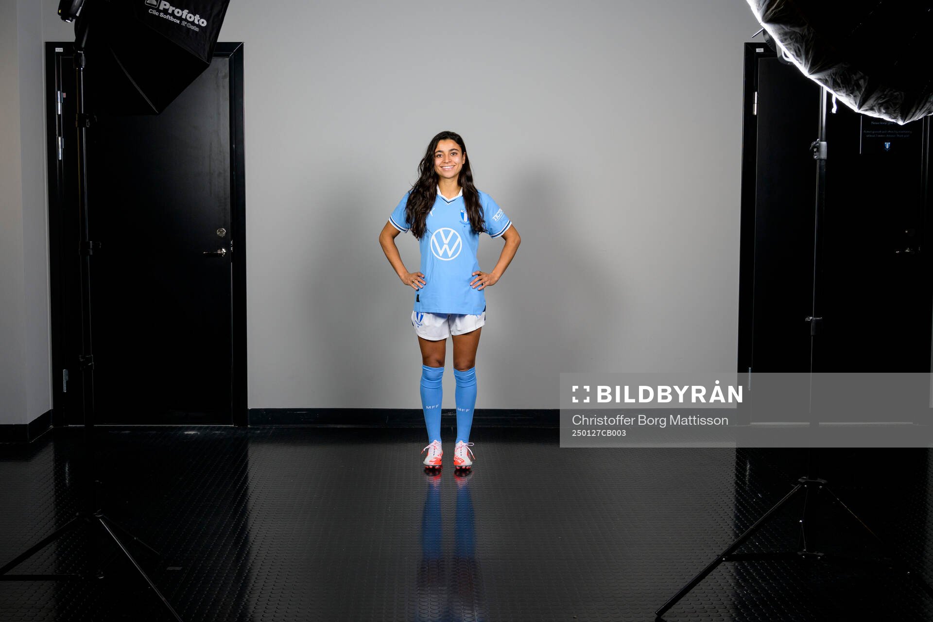 Malmö FF presenterar Ines Belloumou som ny spelare med