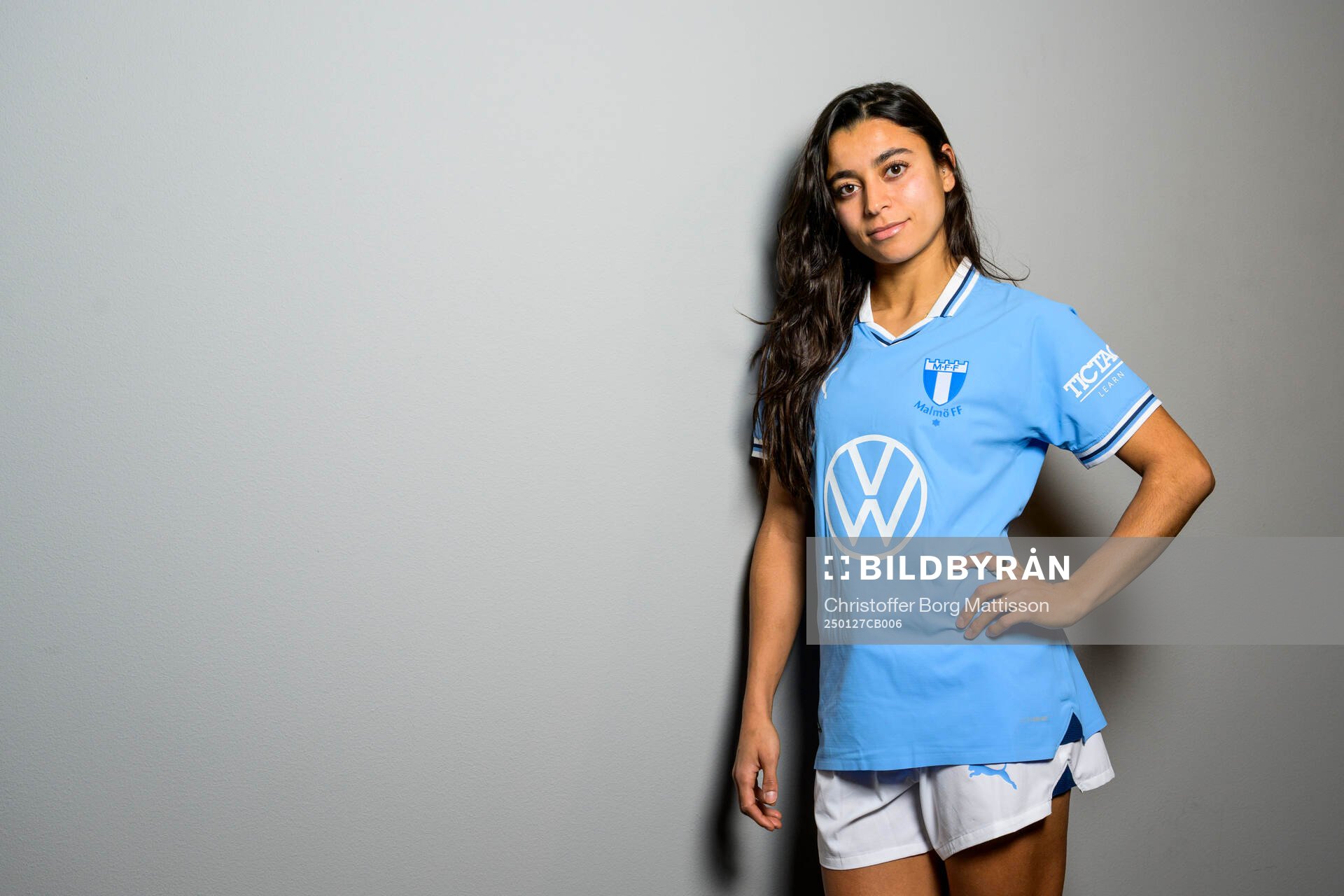 Malmö FF presenterar Ines Belloumou som ny spelare med