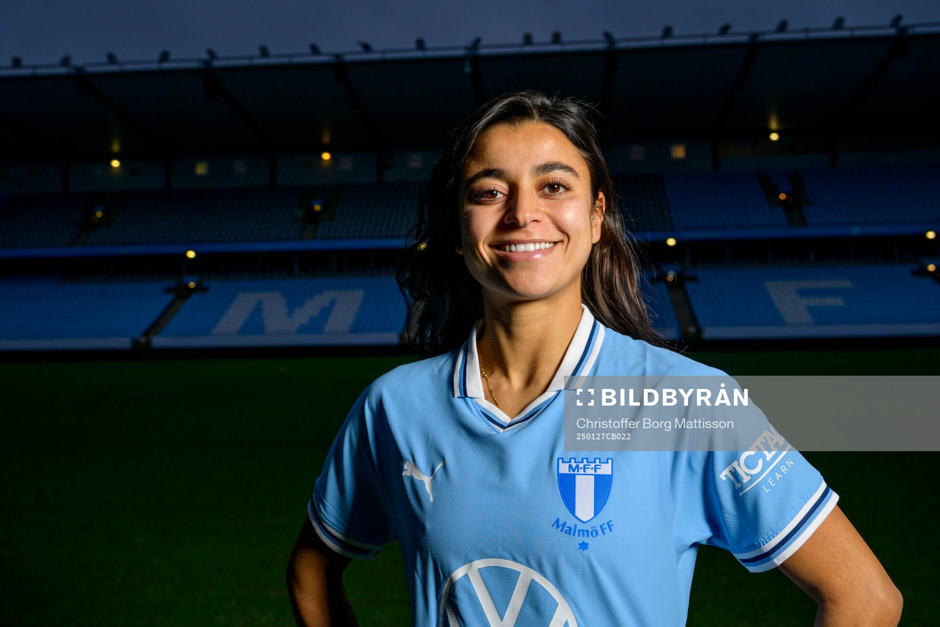 Malmö FF presenterar Ines Belloumou som ny spelare med