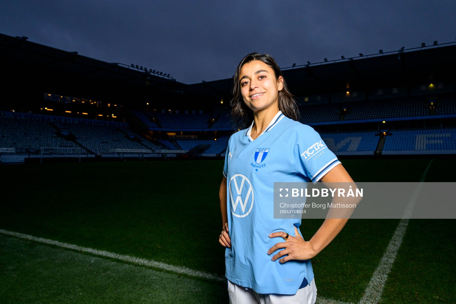 Malmö FF presenterar Ines Belloumou som ny spelare med