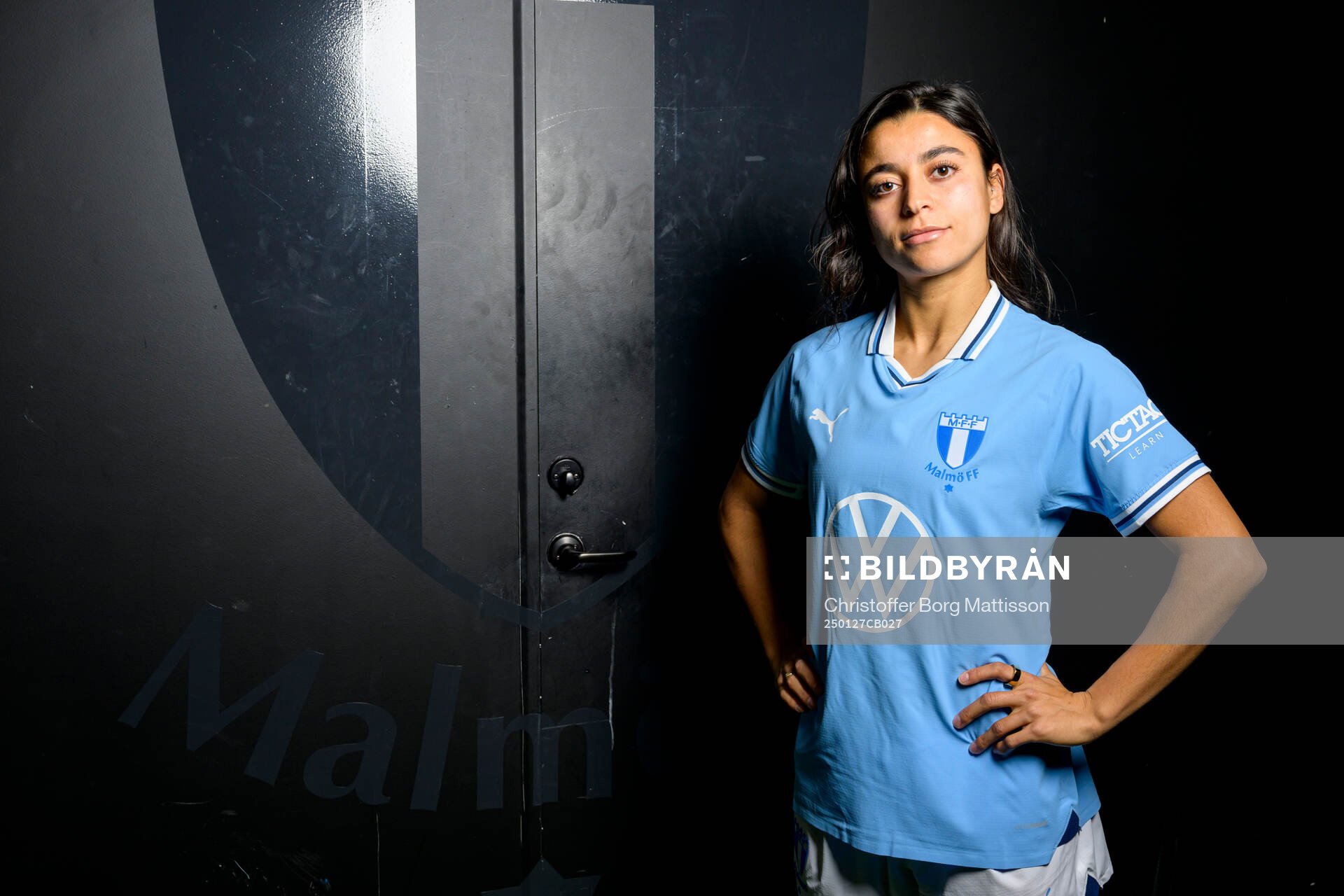 Malmö FF presenterar Ines Belloumou som ny spelare med