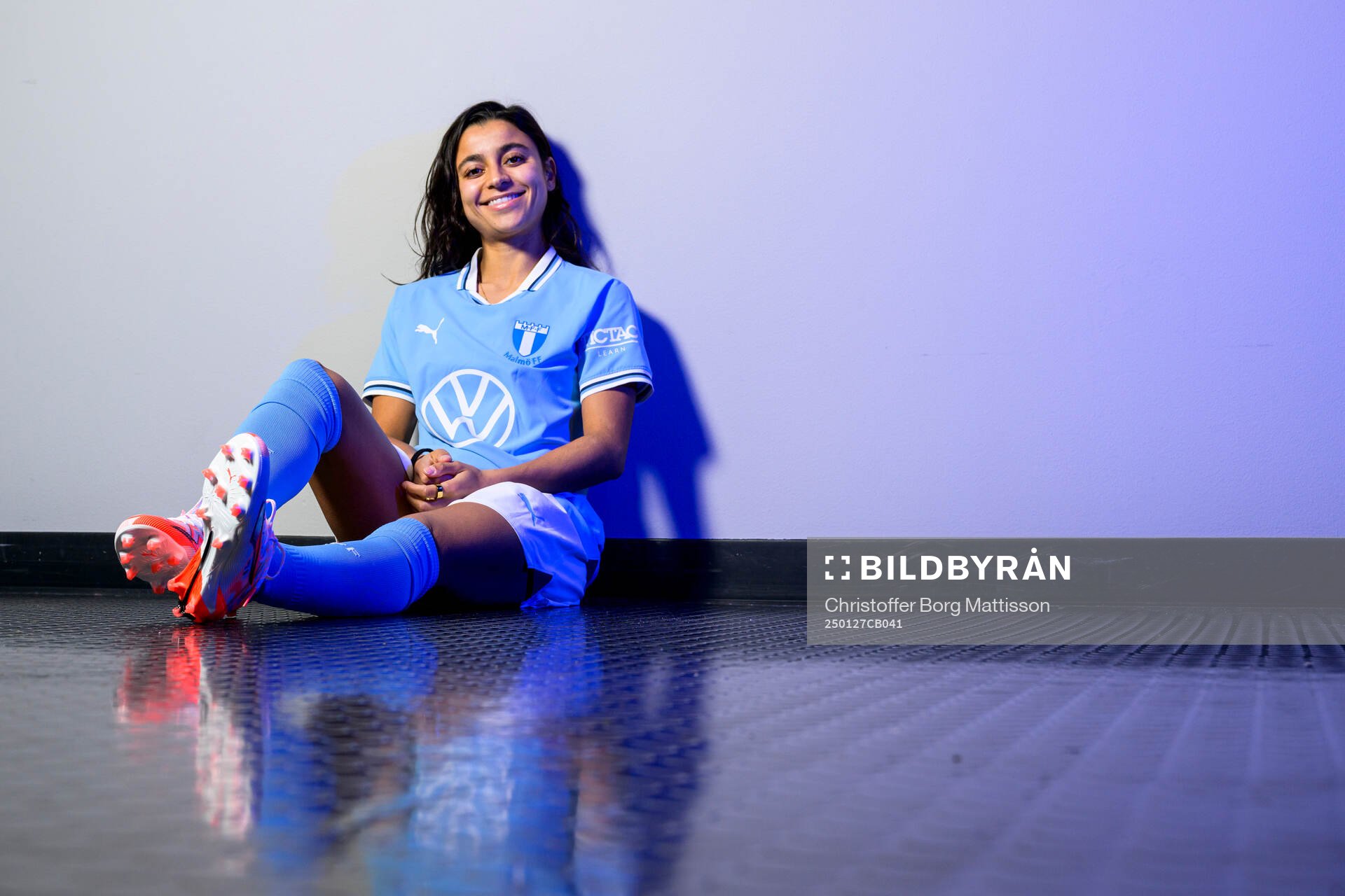 Malmö FF presenterar Ines Belloumou som ny spelare med