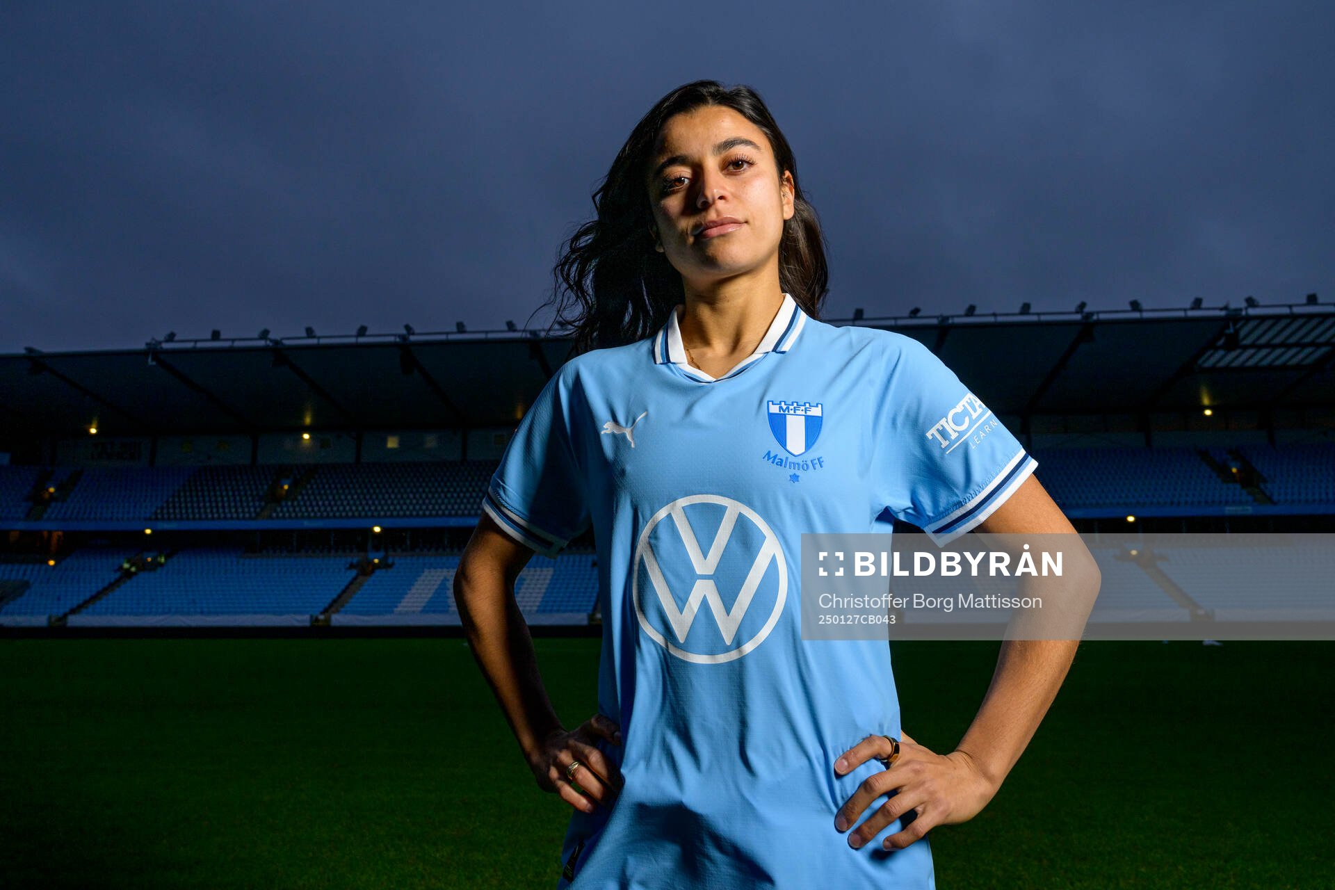 Malmö FF presenterar Ines Belloumou som ny spelare med
