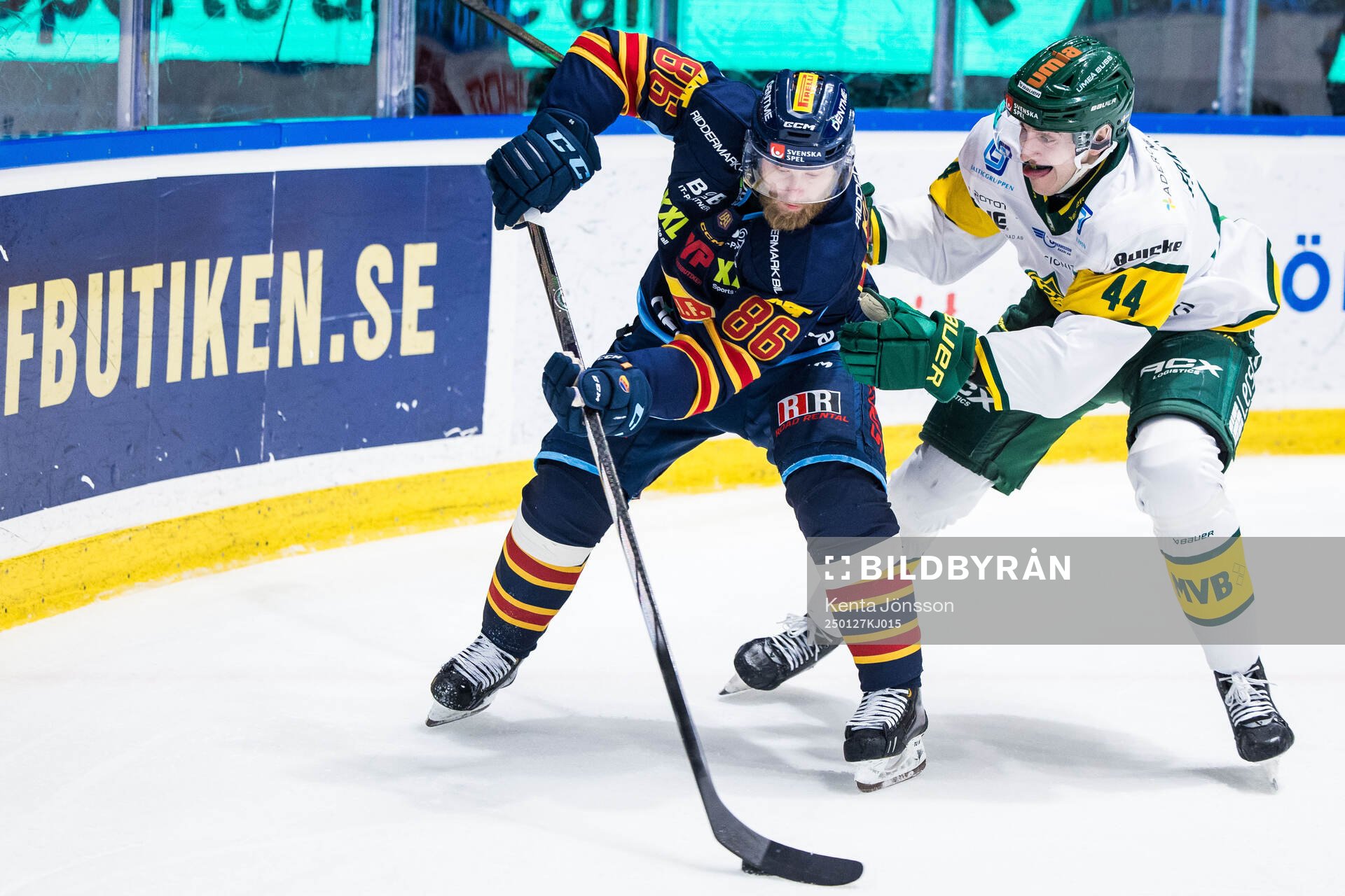 Djurgårdens Linus Klasen och Björklövens Martin Fransson
