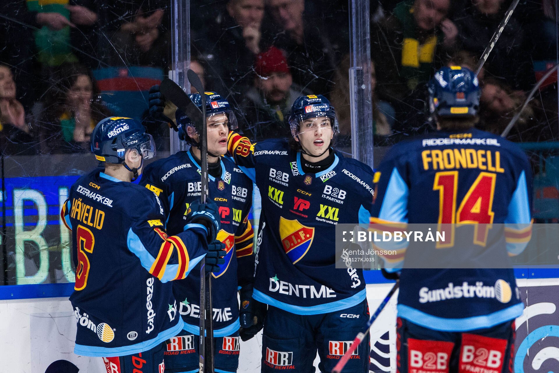 Djurgårdens Arvid Costmar jublar