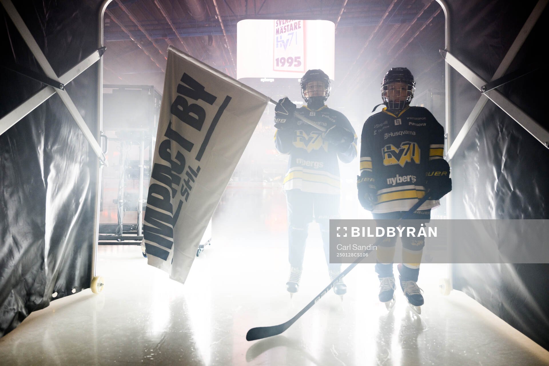 Två maskotar med en Impact by SHL