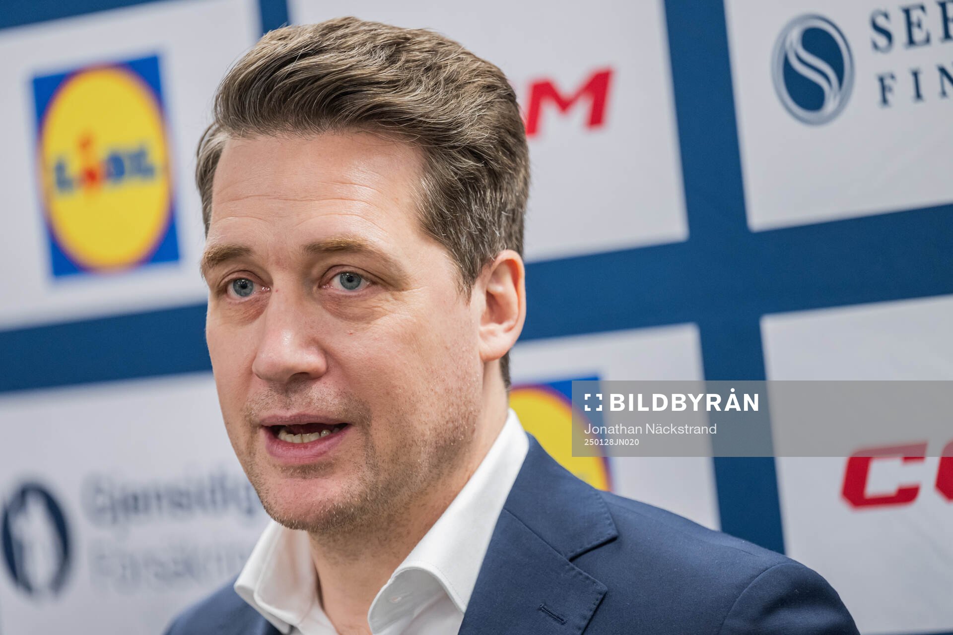 Tre Kronors förbundskapten Sam Hallam