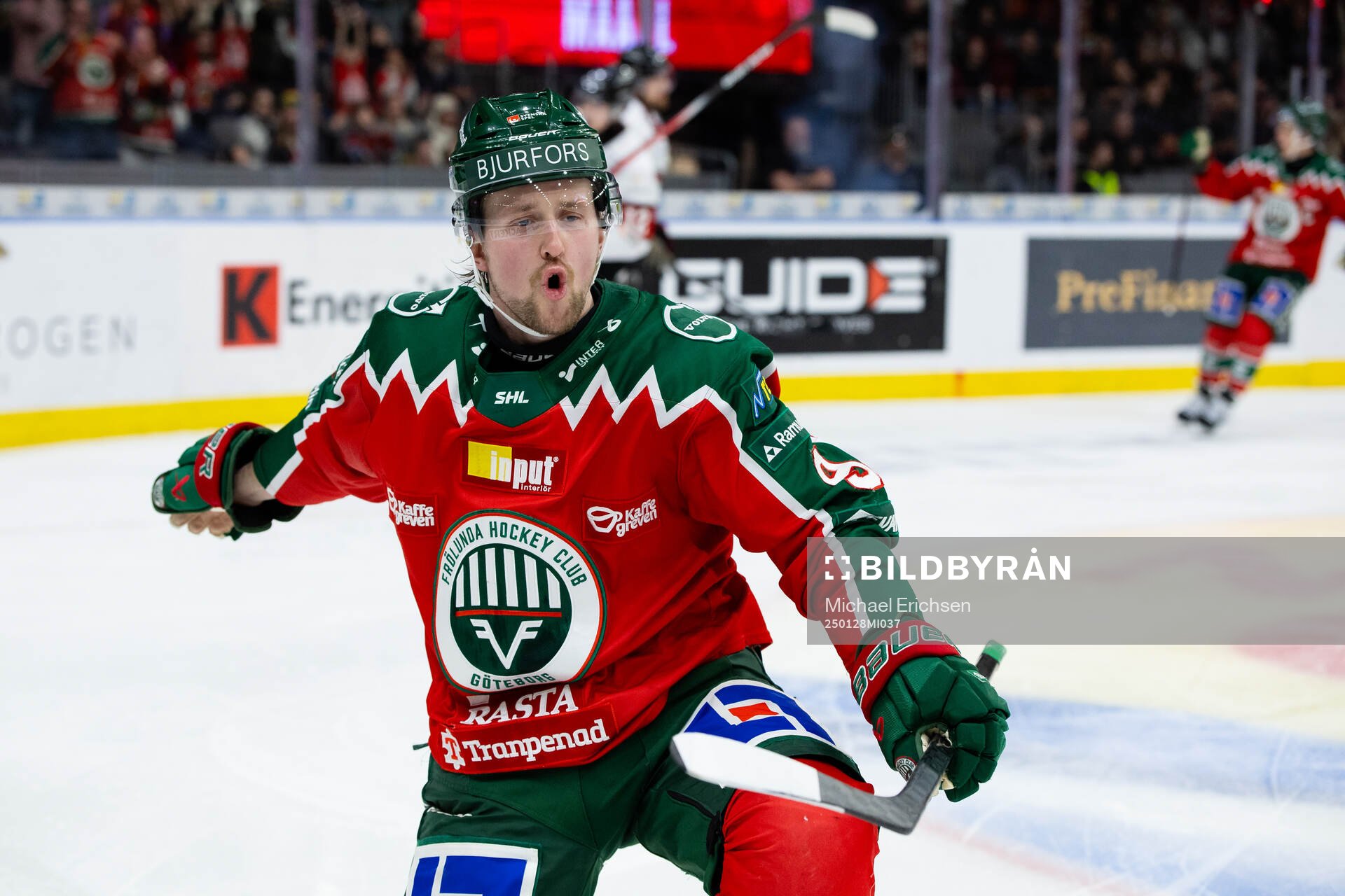 Frölundas Linus Weissbach jublar