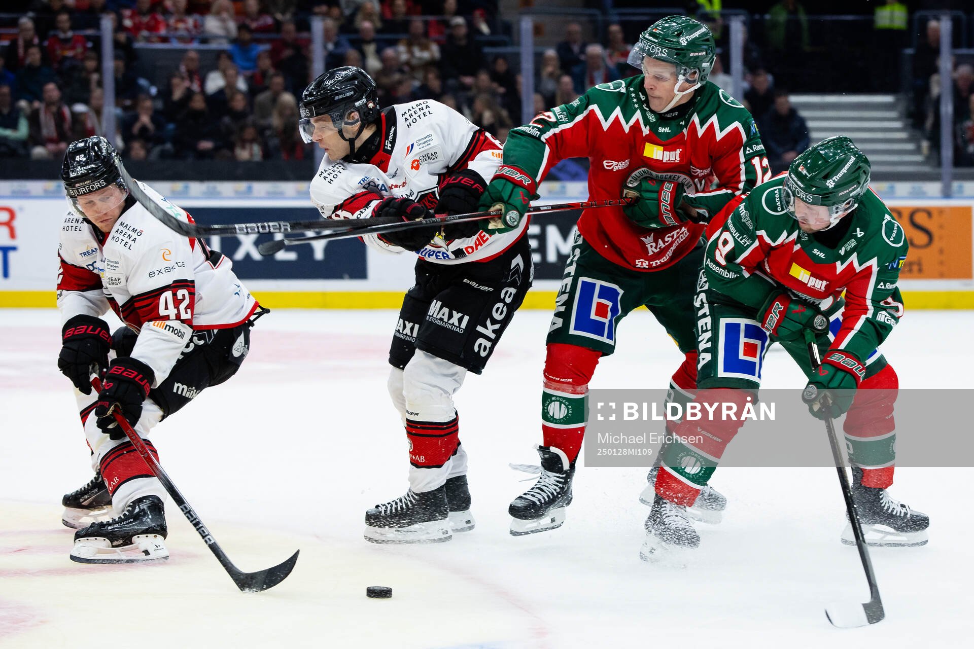 Malmö Redhawks Robin Salo och Johan Olofsson mot