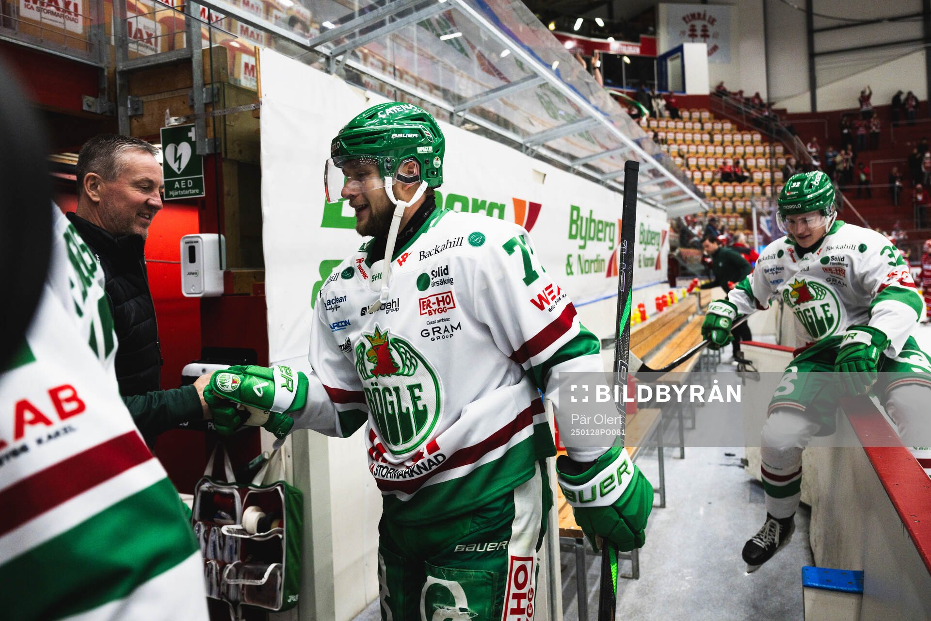 Rögles Jesper Pettersson jublar