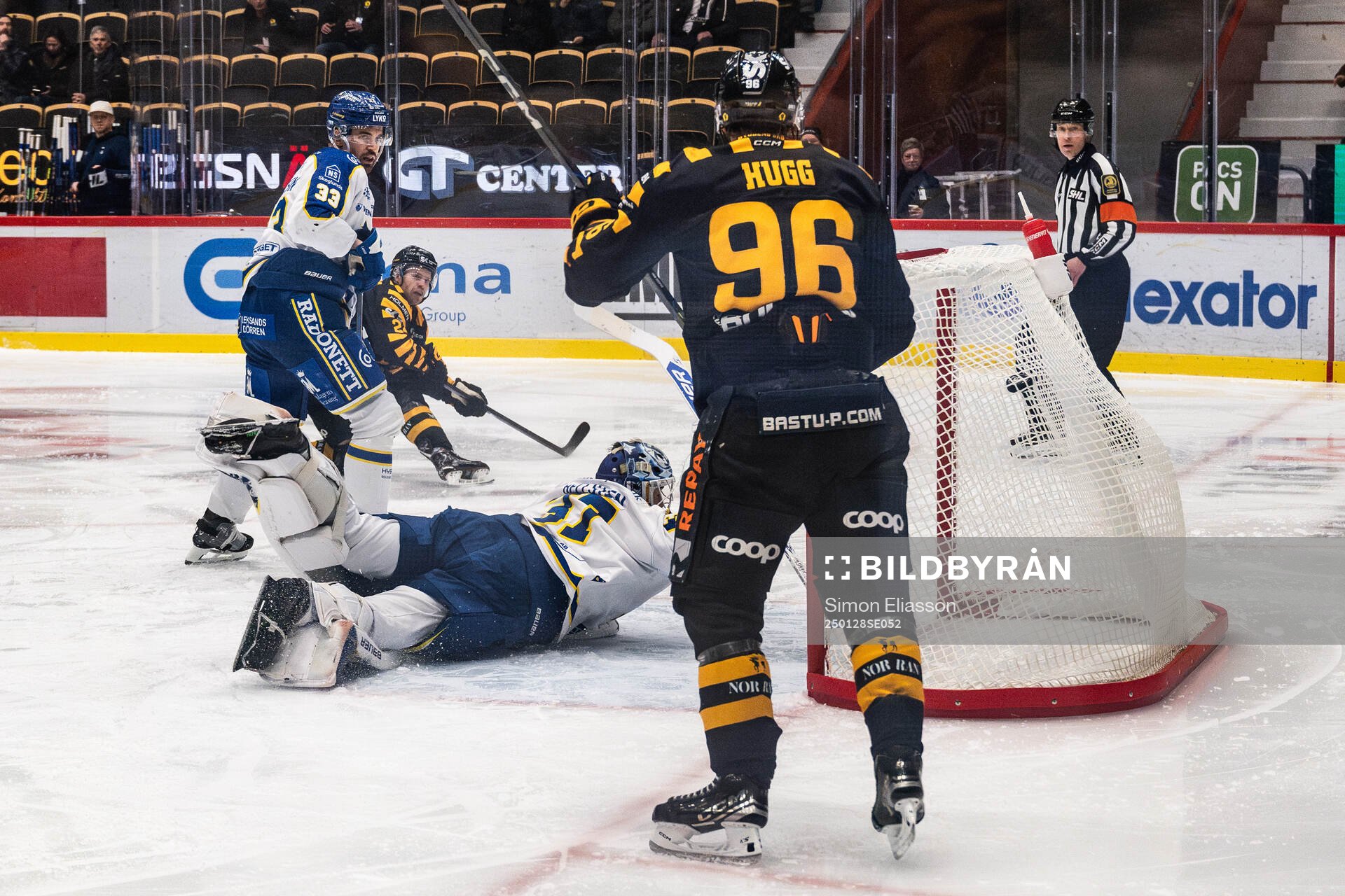 Skellefteås Oscar Lindberg gör 3-1 på Leksands målvakt