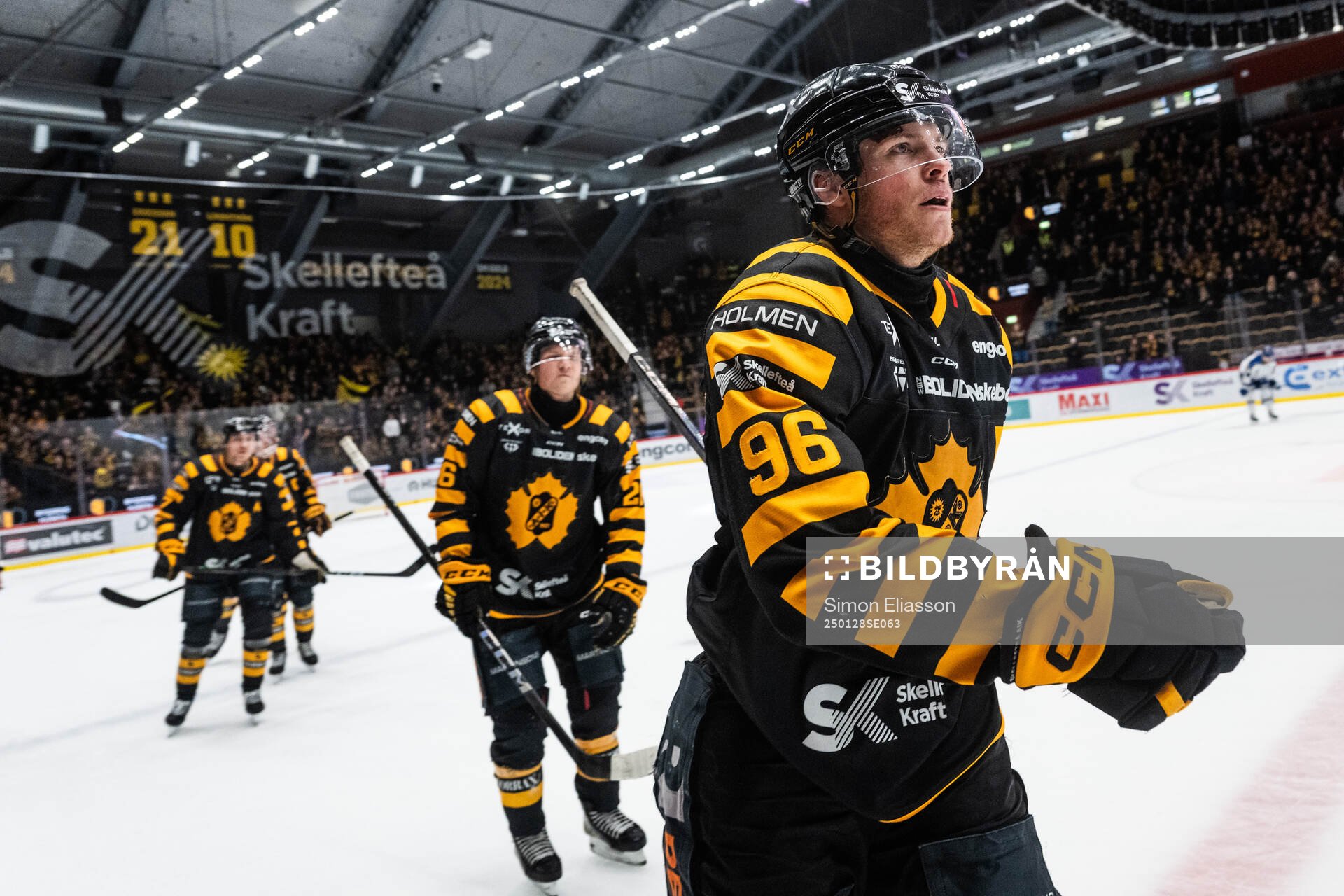Skellefteås Rickard Hugg jublar