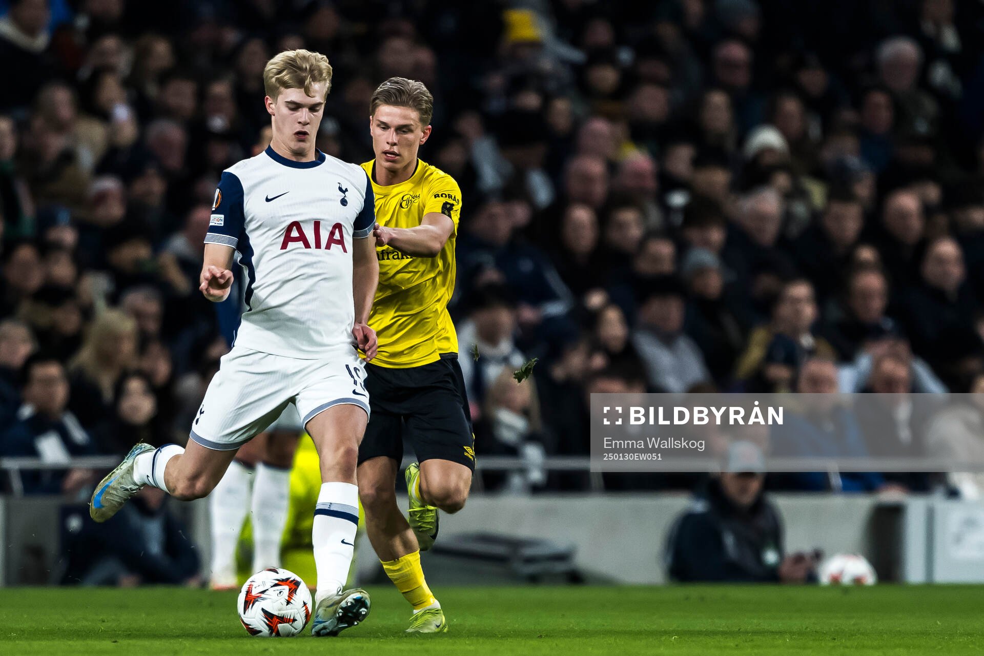 Lucas Bergvall of Tottenham Hotspur and Gottfrid Rapp of
