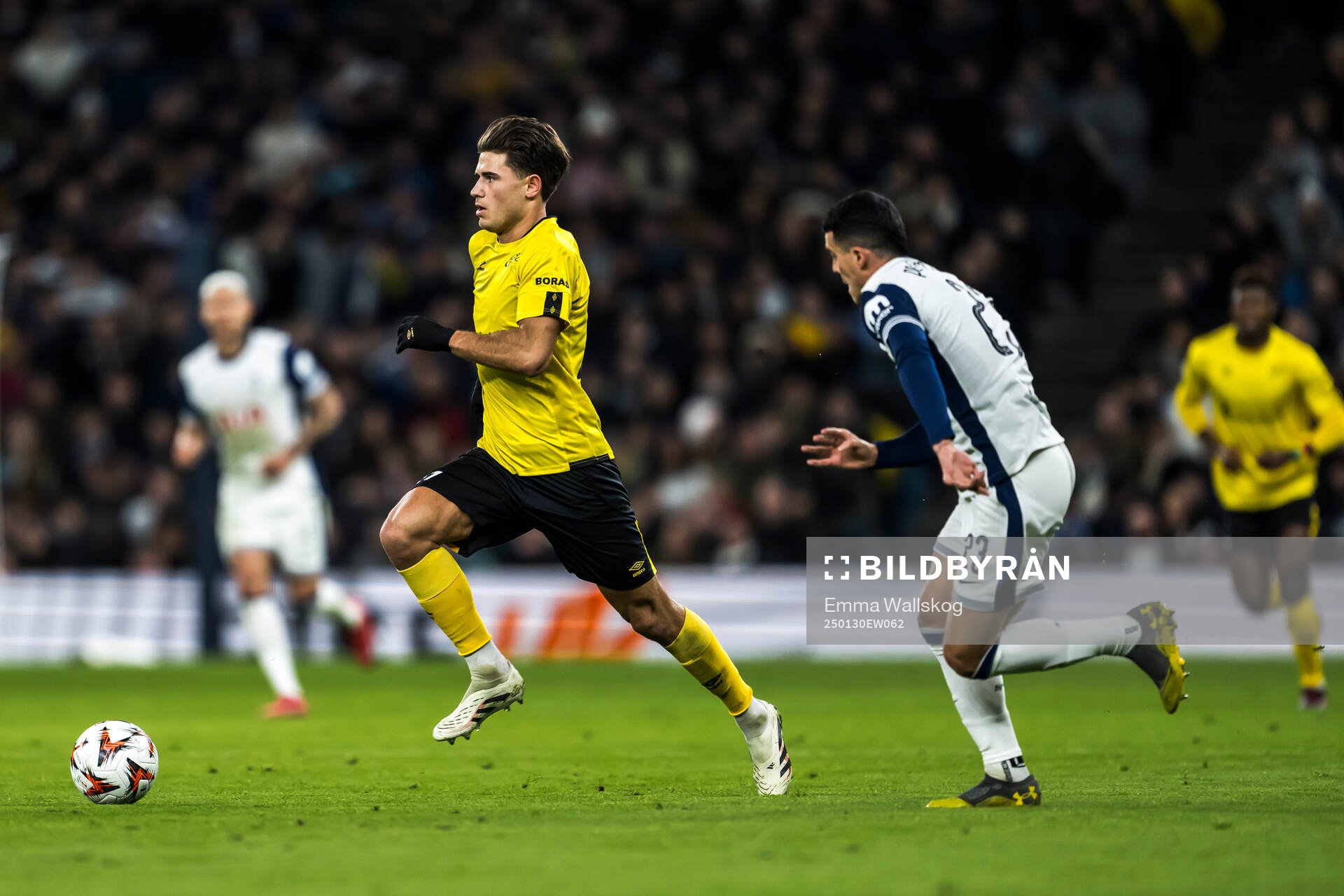Besfort Zeneli of Elfsborg and Pedro Porro of Tottenham