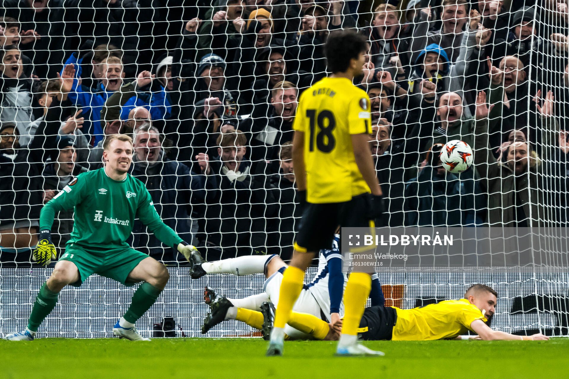 Goalkeeper Isak Pettersson and Sebastian Holmen of Elfsborg
