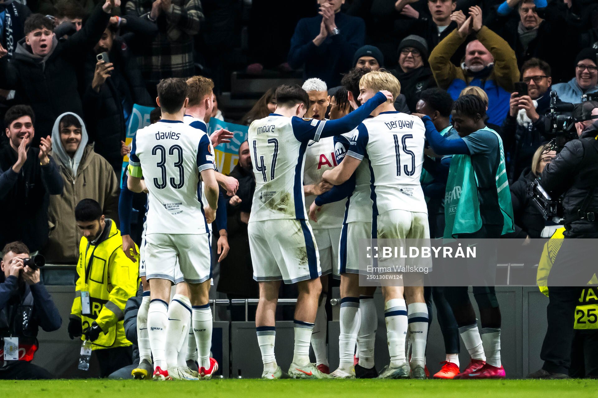 Dane Scarlett of Tottenham Hotspur celebrating with Dejan