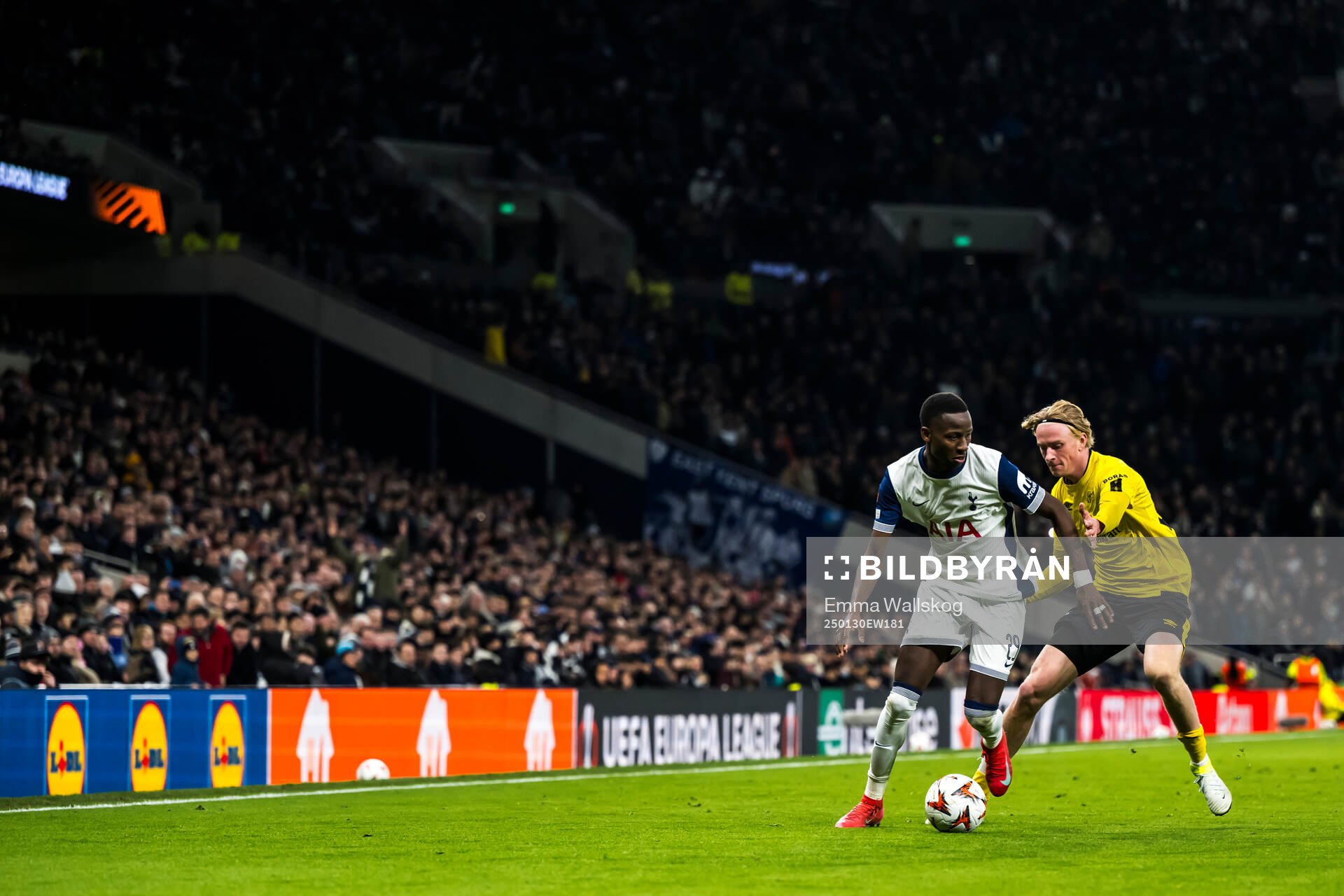 Pape Matar Sarr of Tottenham Hotspur and Ludvig Richtnér