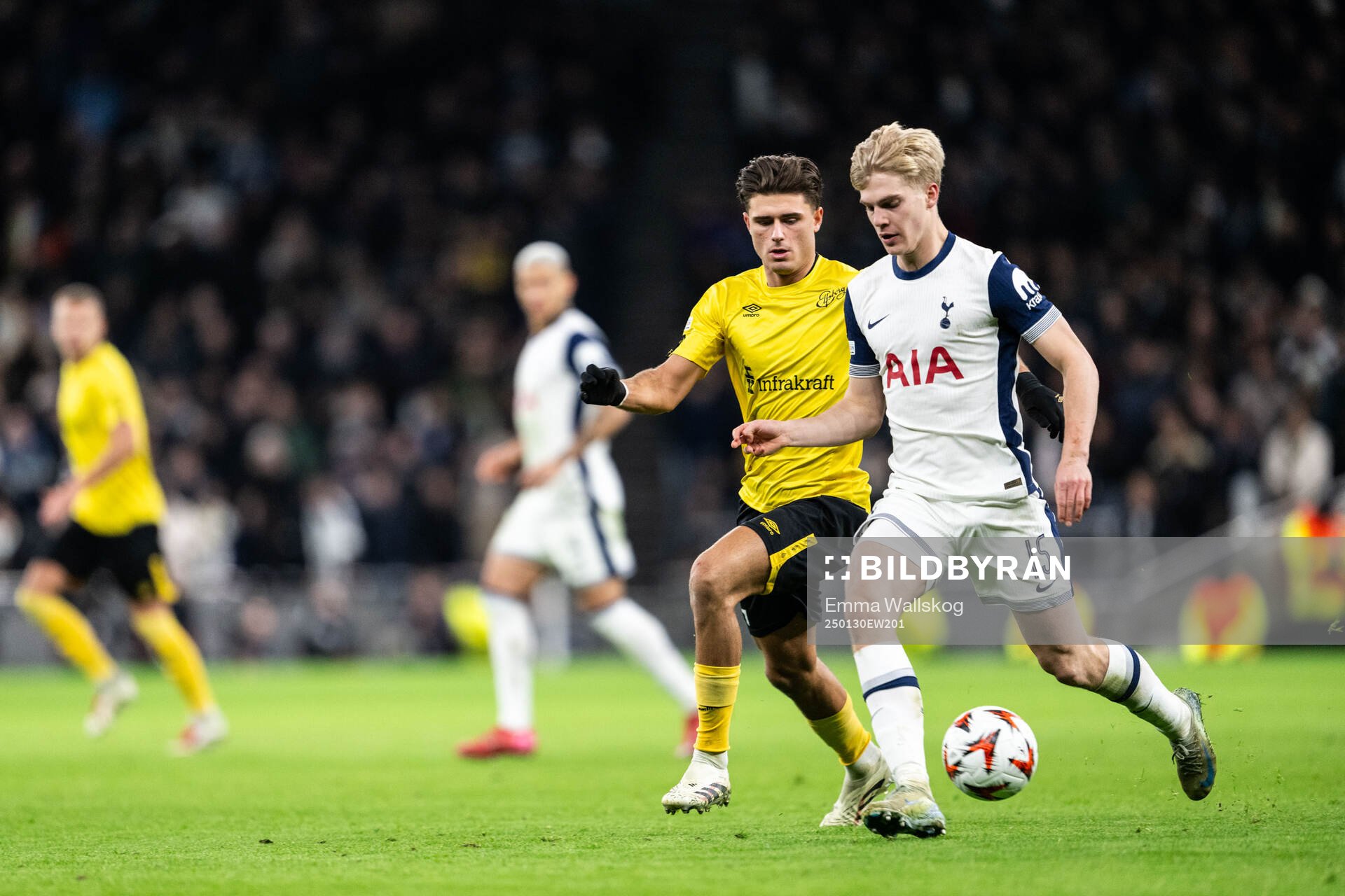 Besfort Zeneli of Elfsborg and Lucas Bergvall of Tottenham