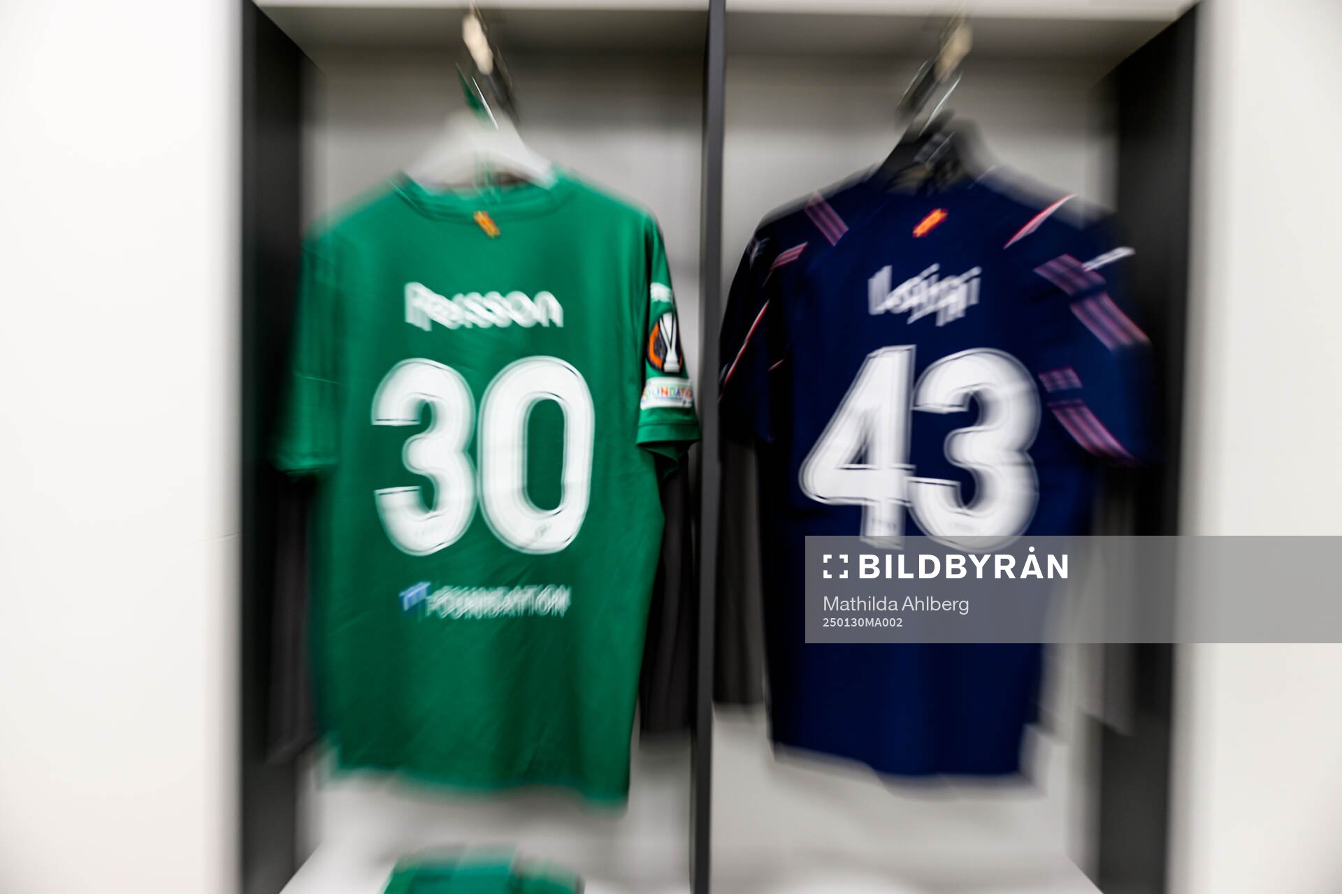 The kit of goalkeeper Joakim Persson and Gentian Lajqi