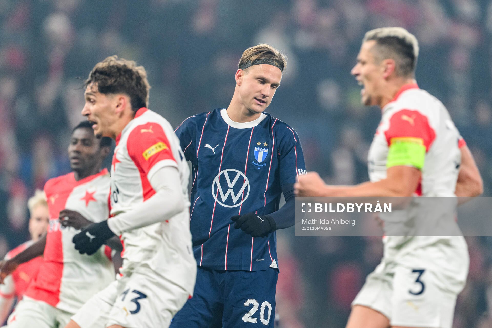 Erik Botheim of Malmö FF looks dejected