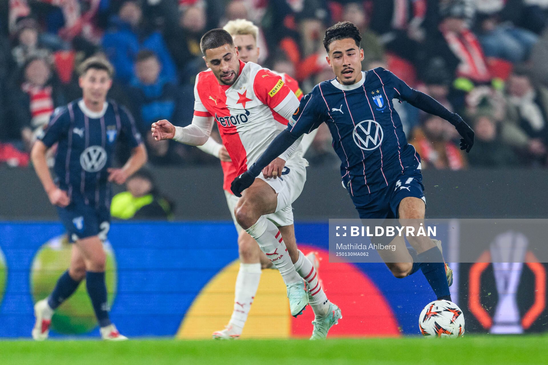 Ondrej Lingr of Slavia Prag and Adrian Skogmar of Malmö FF