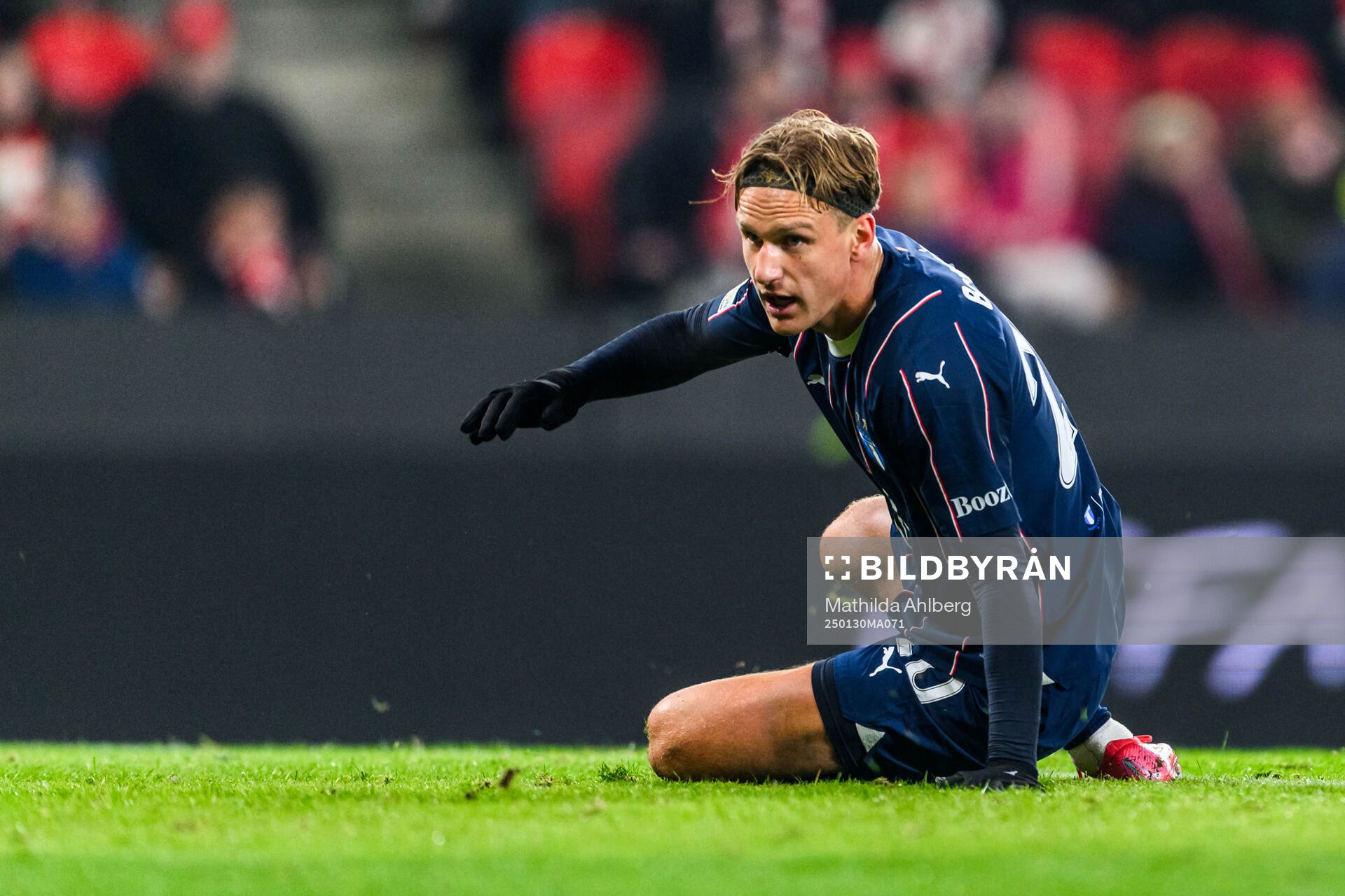 Erik Botheim of Malmö FF looks dejected