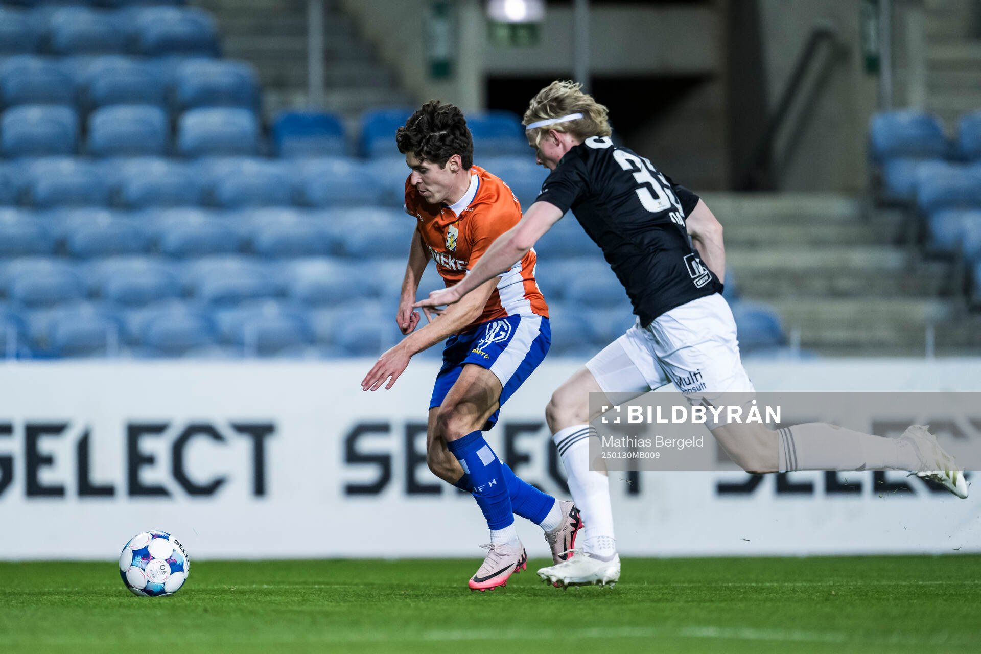 Eman Markovic of IFK Göteborg and Tobias Dahl of Rosenborg